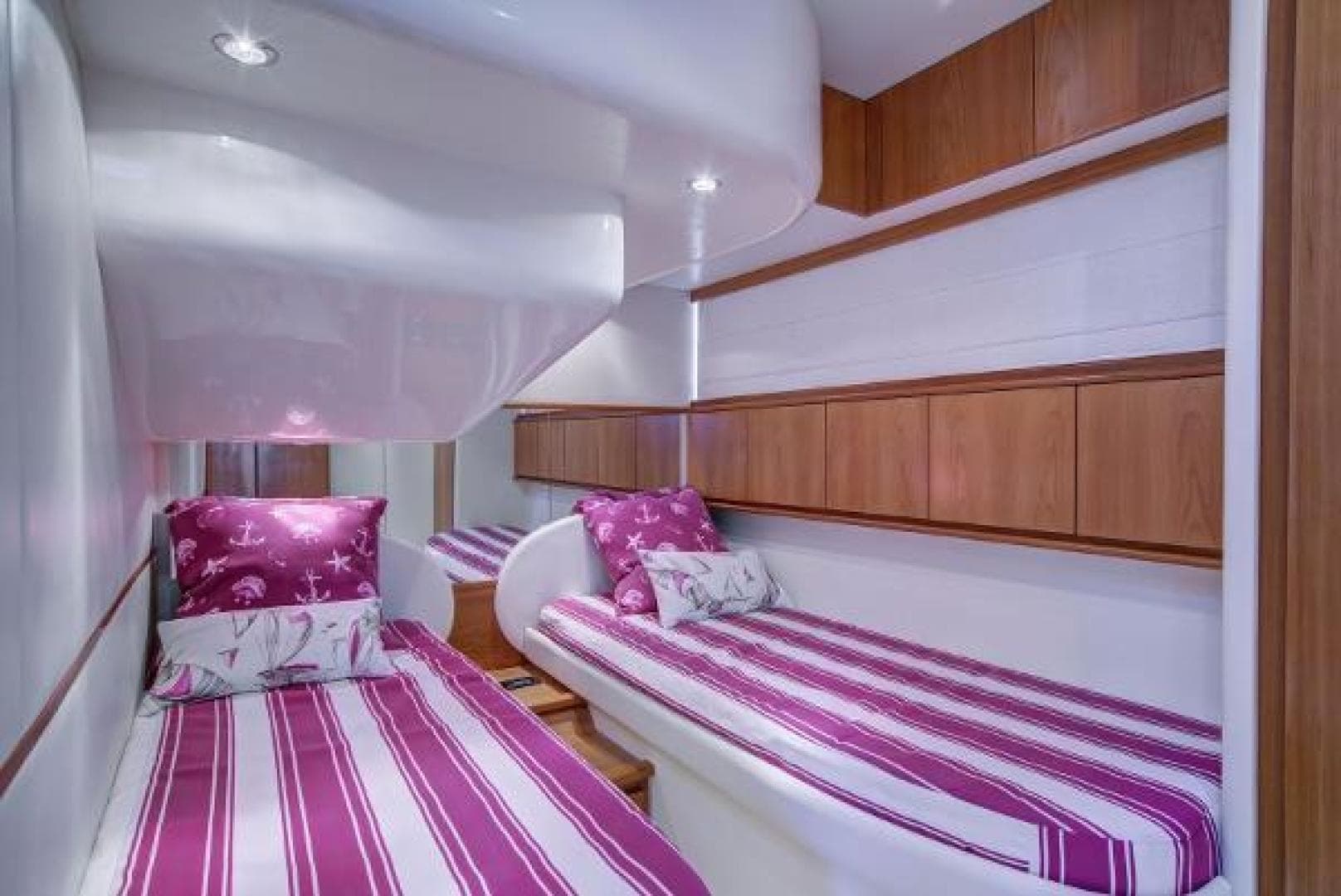 2008 Pershing — photo 28