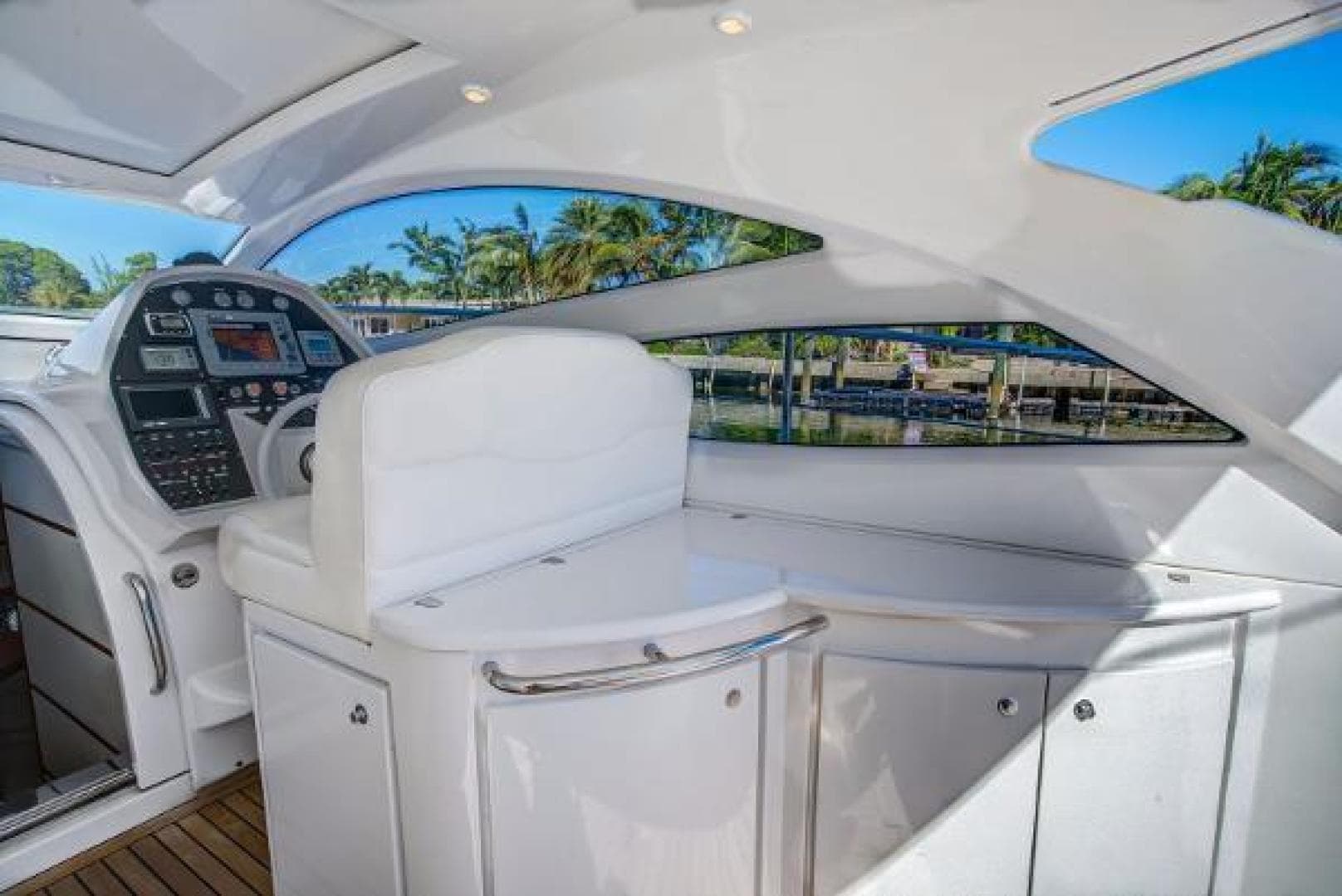 2008 Pershing — photo 14