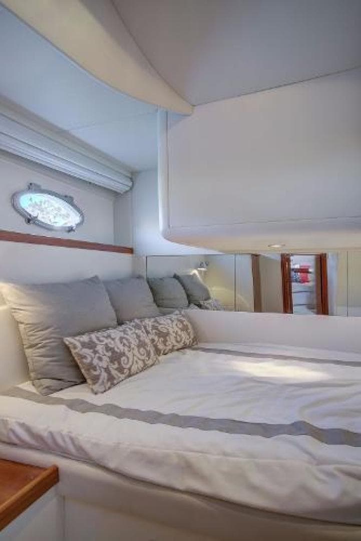 2008 Pershing — photo 27