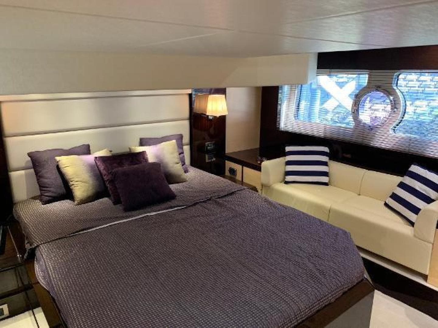 2014 Sunseeker San Remo — photo 2