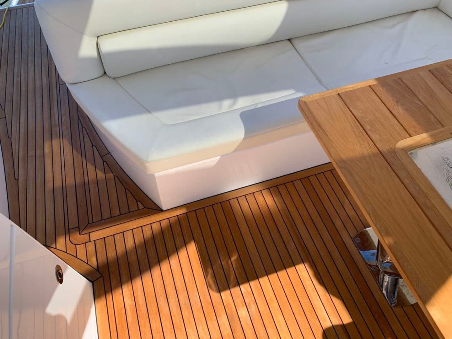 2014 Sunseeker San Remo — photo 17