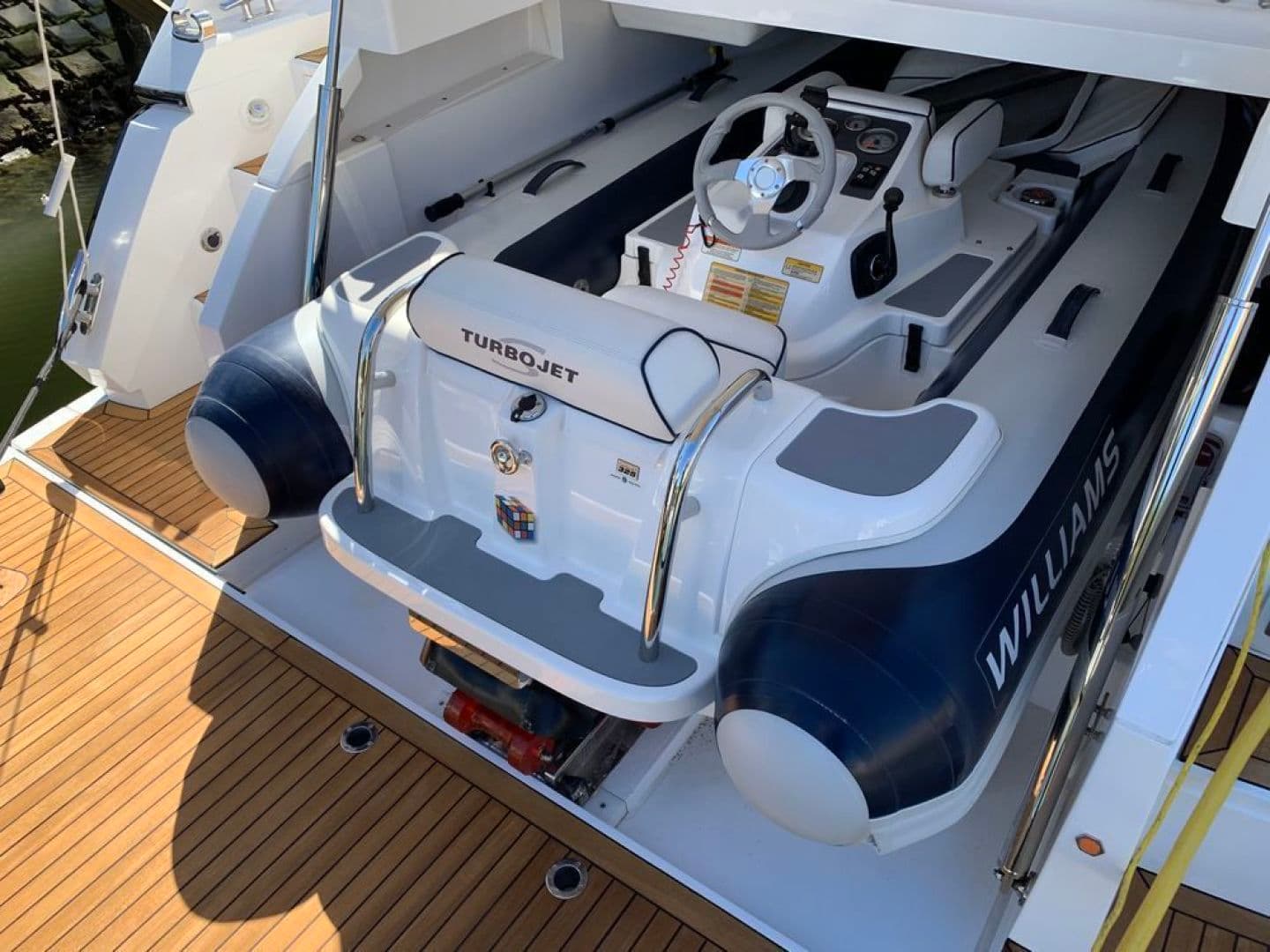 2014 Sunseeker San Remo — photo 13