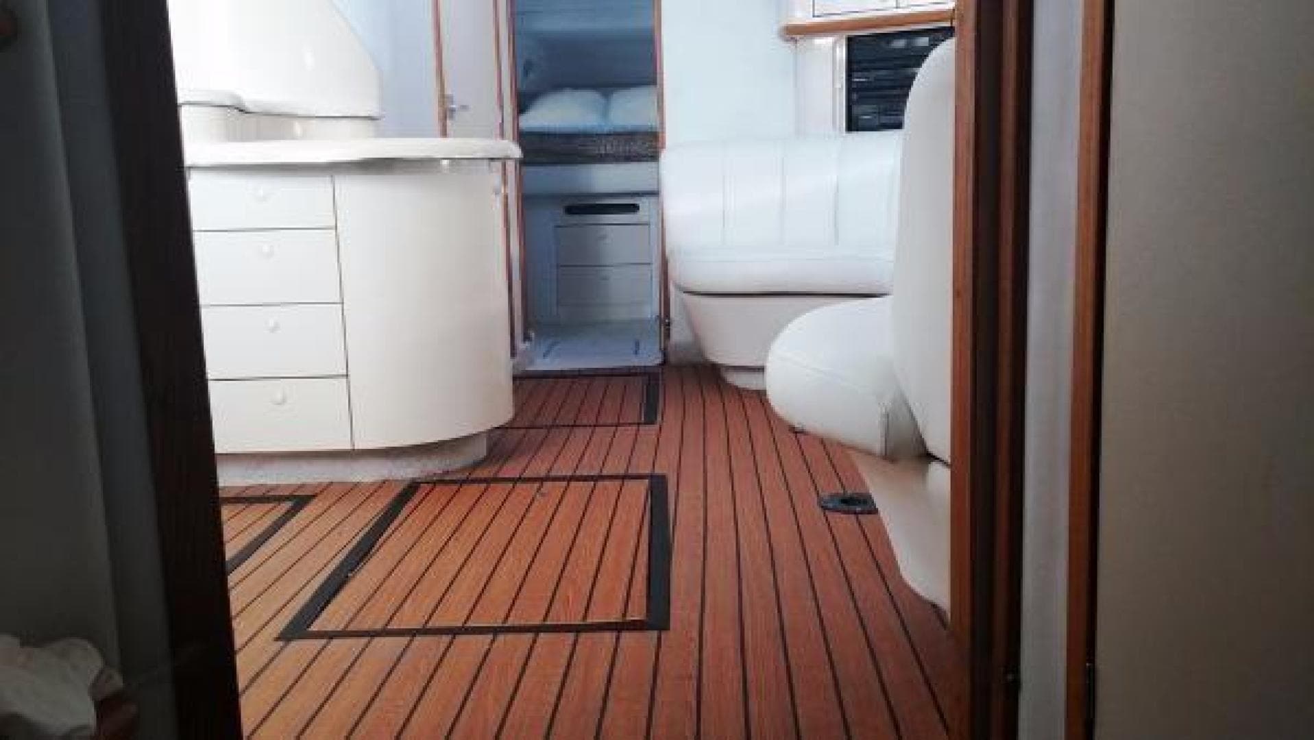 1997 Sea Ray Sundancer — photo 3