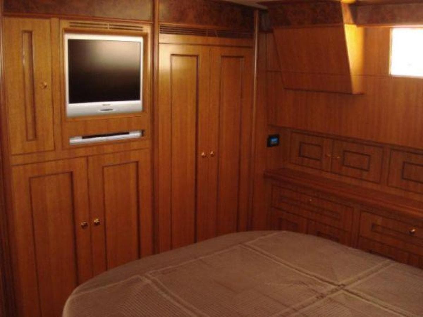 2005 Ocean Alexander Motor — photo 11