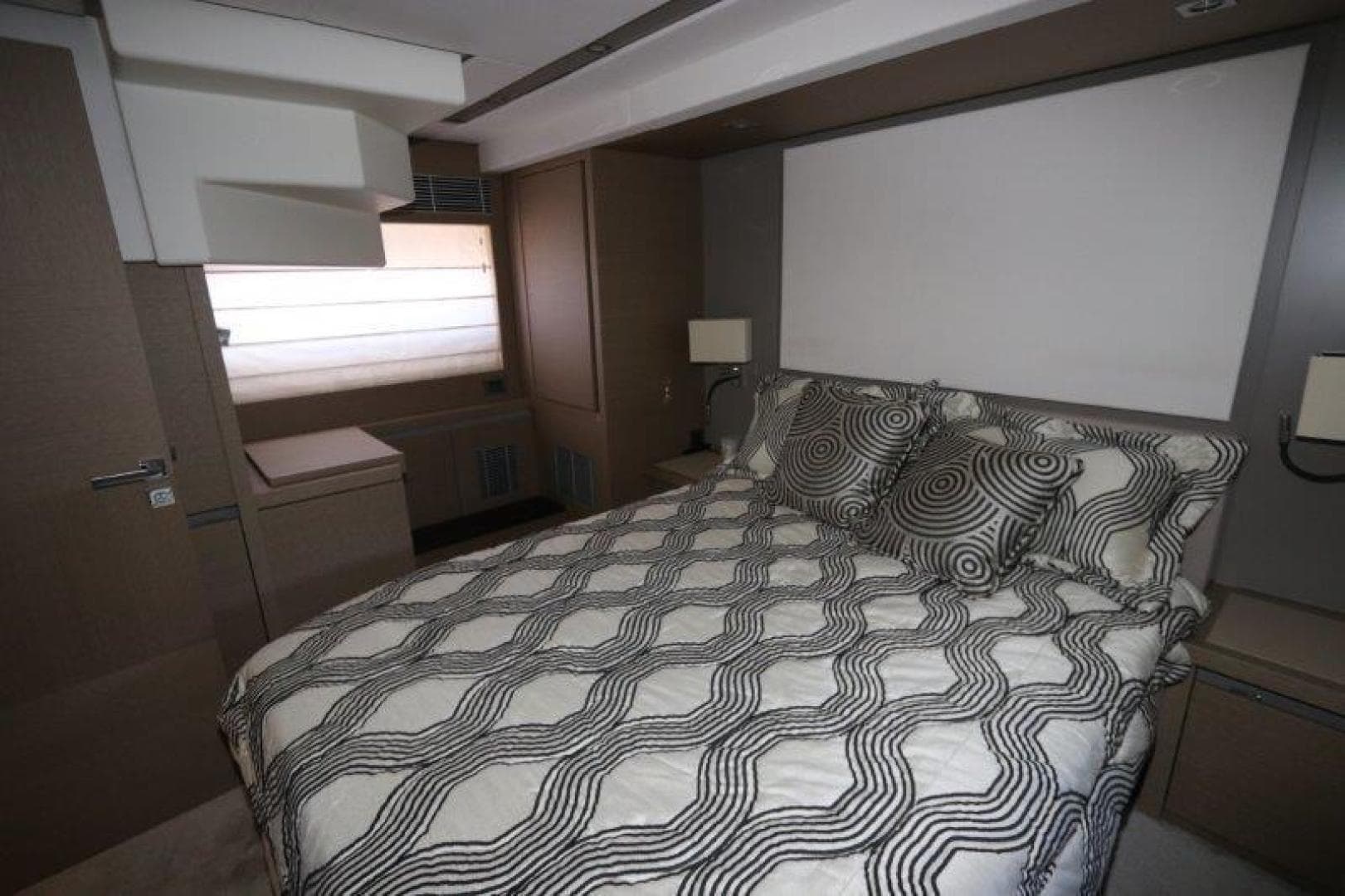 2017 Prestige Motoryacht — photo 23