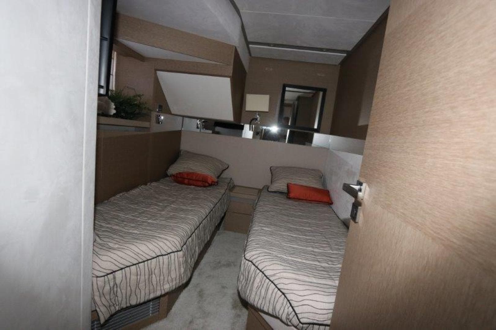 2017 Prestige Motoryacht — photo 20