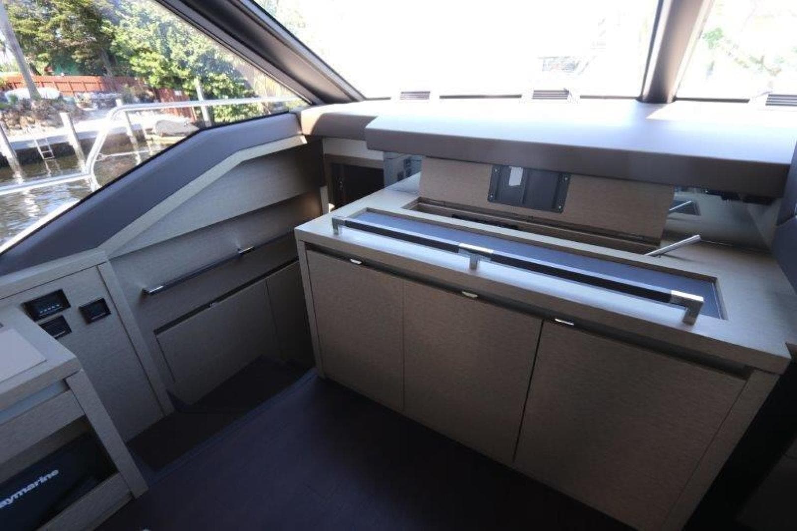 2017 Prestige Motoryacht — photo 16