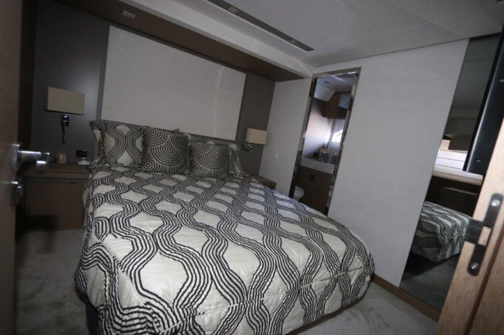 2017 Prestige Motoryacht — photo 22