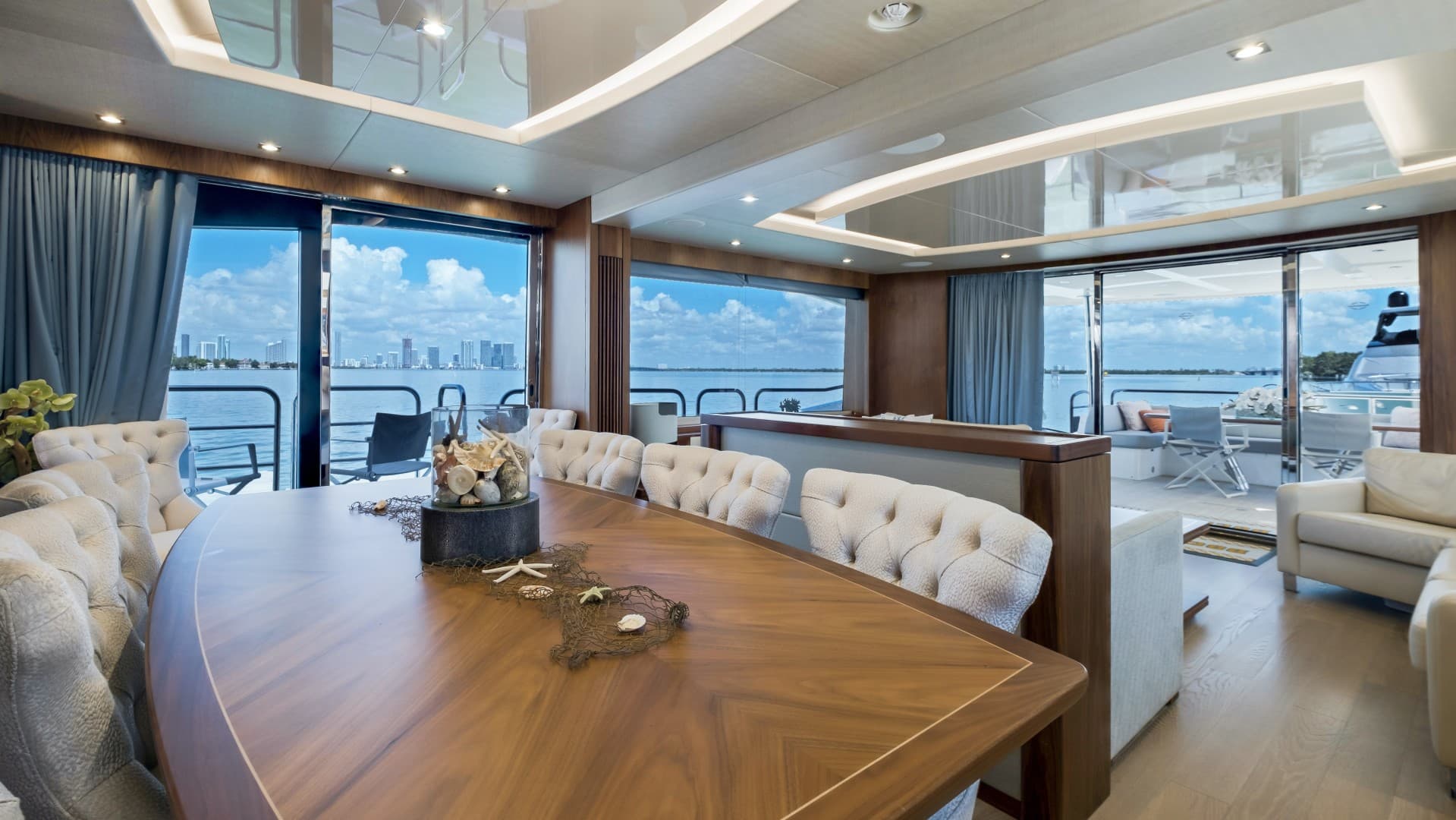 2018 Sunseeker 86 Yacht — photo 22