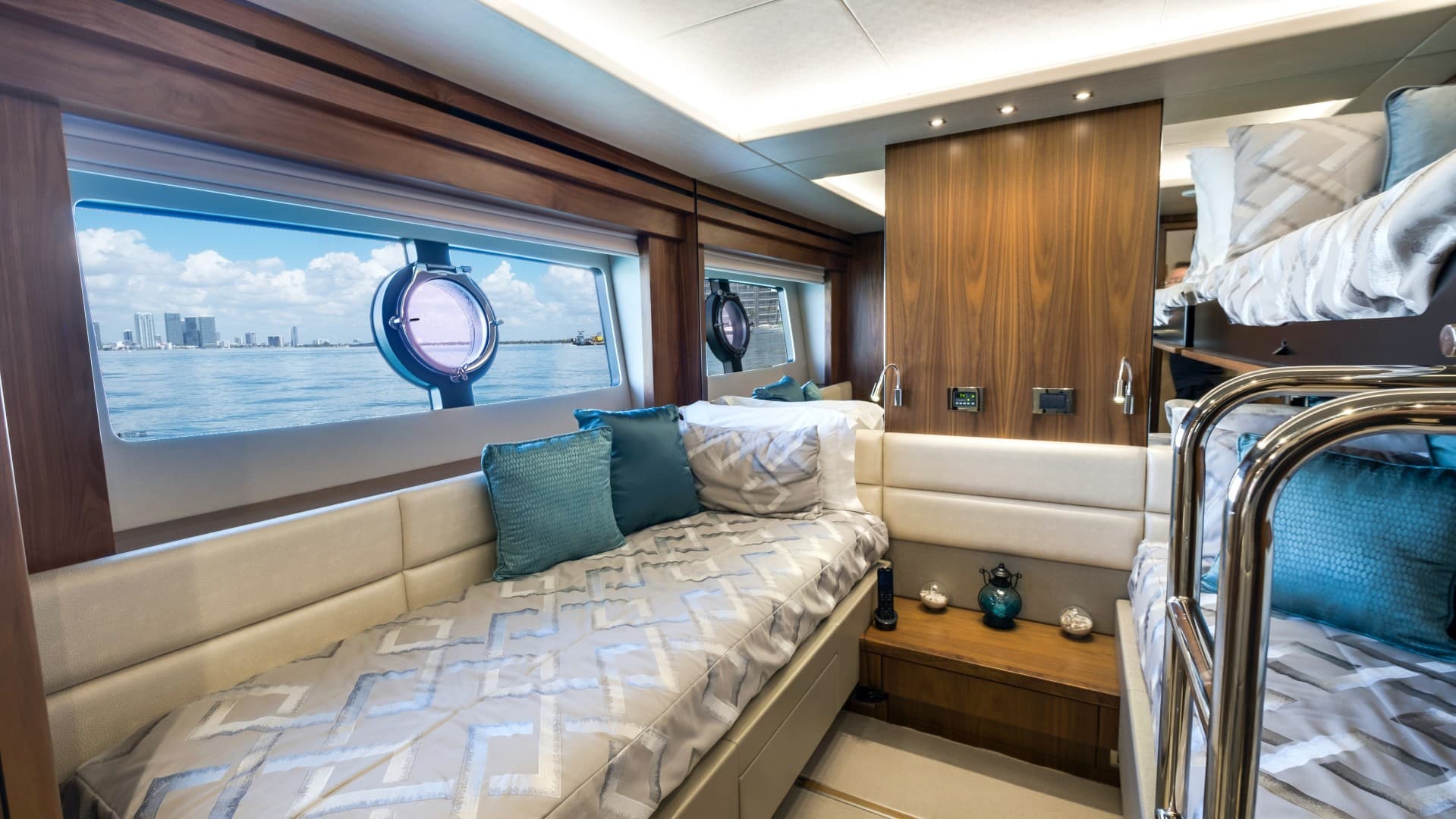 2018 Sunseeker 86 Yacht — photo 41