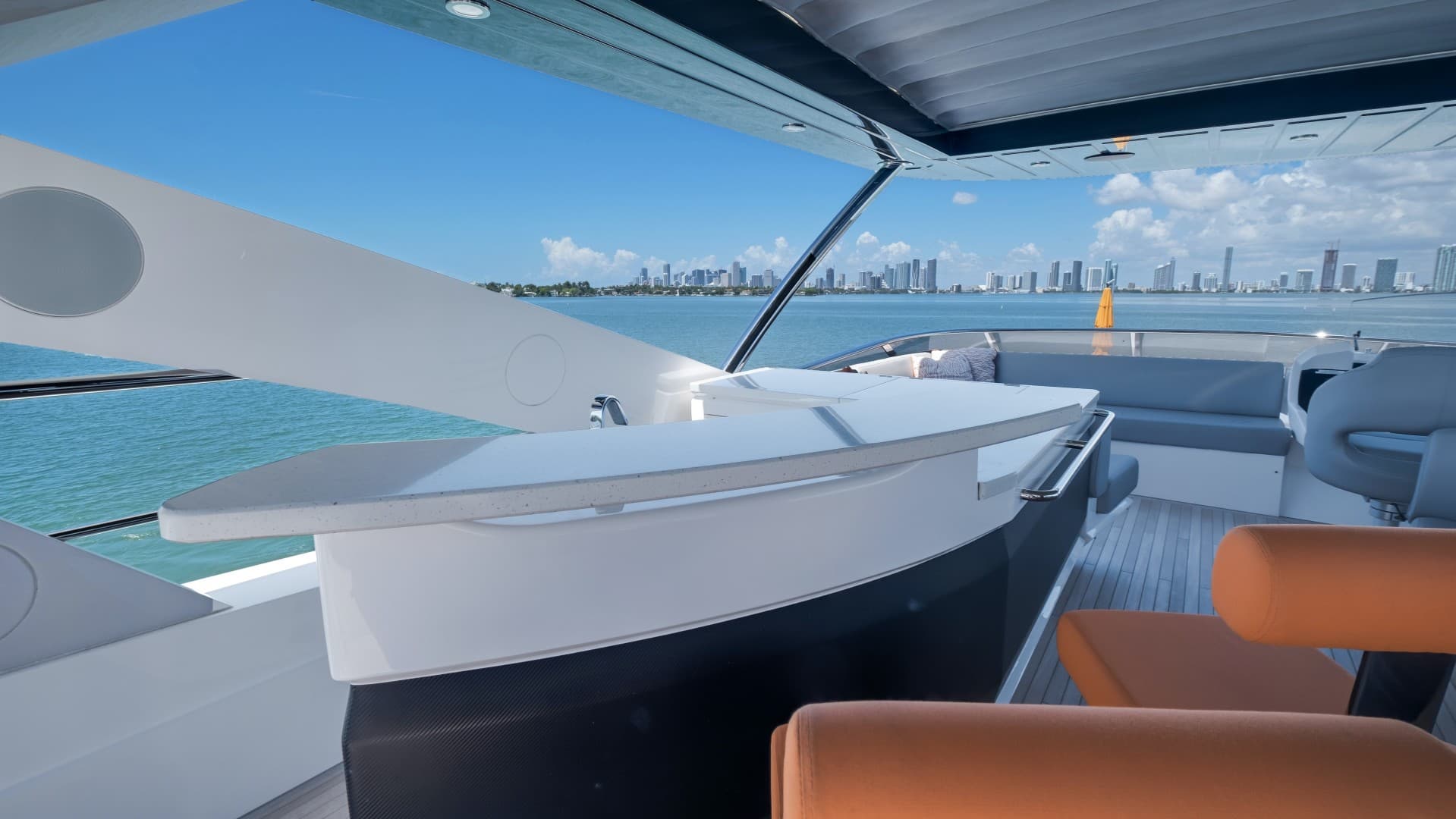2018 Sunseeker 86 Yacht — photo 12