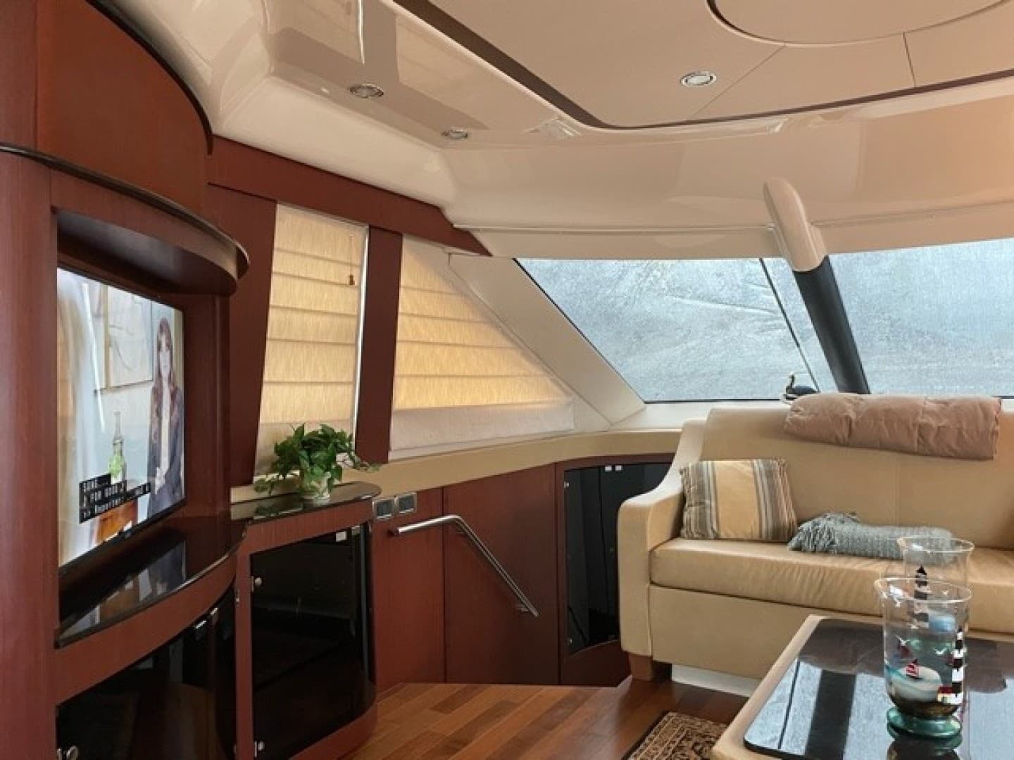 2012 Meridian 541 Sedan — photo 12