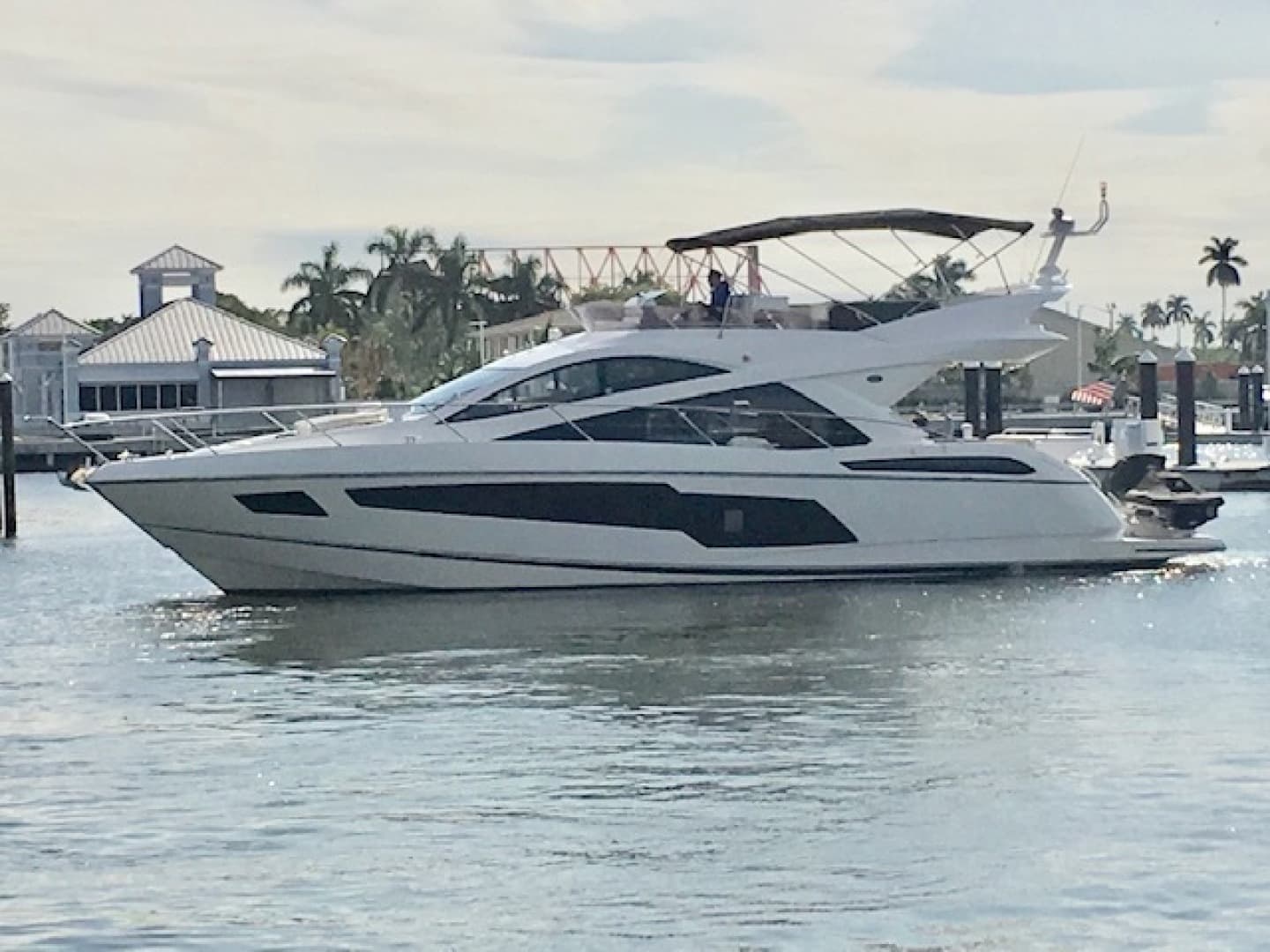 2015 Sunseeker Manhattan 55 — photo 1