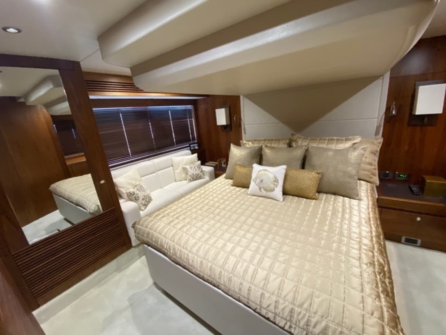 2015 Sunseeker Manhattan 55 — photo 25