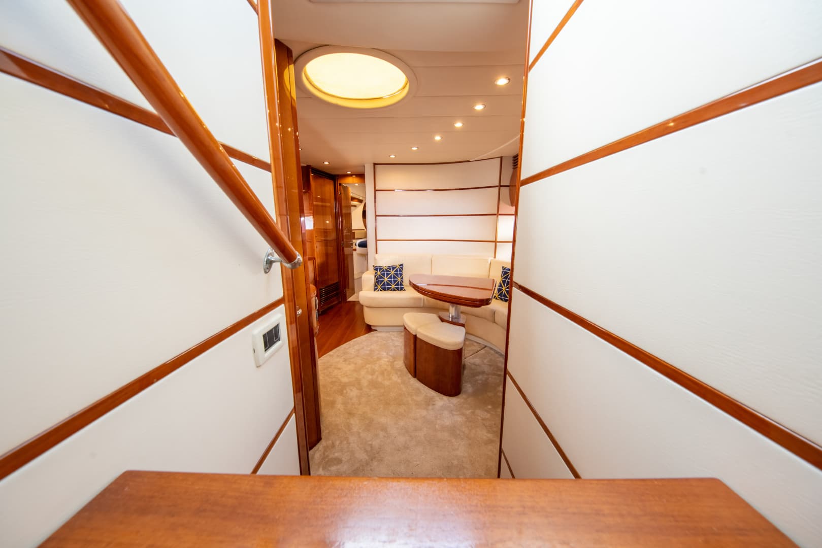 2004 Pershing Express — photo 23