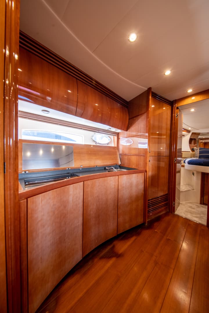 2004 Pershing Express — photo 28