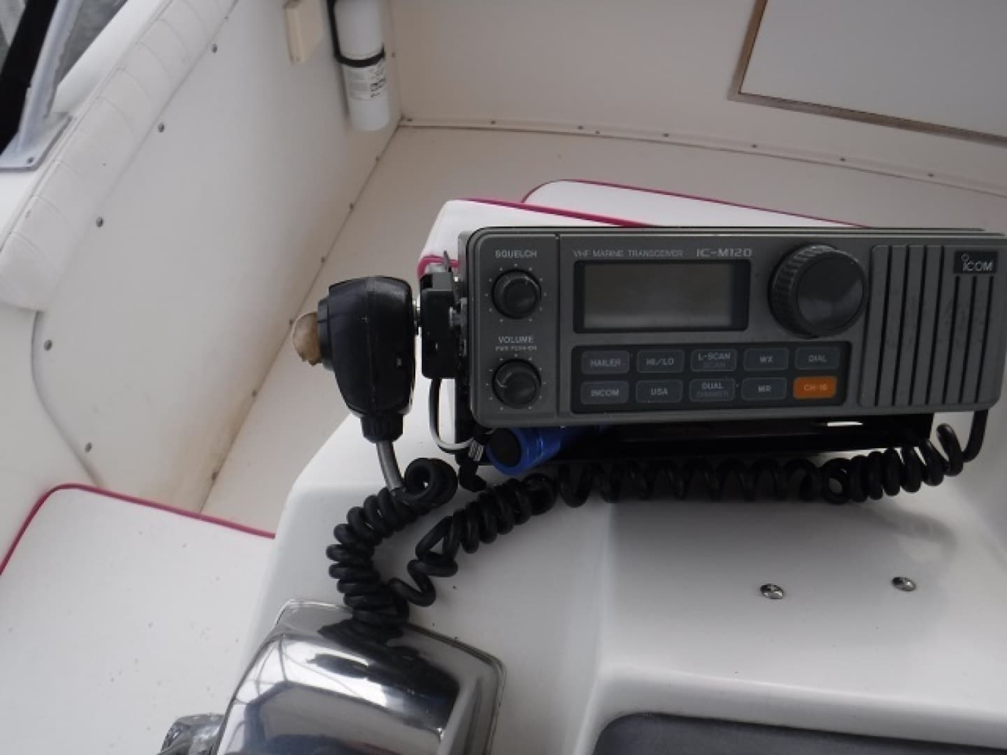 1980 Bertram 33 — photo 15