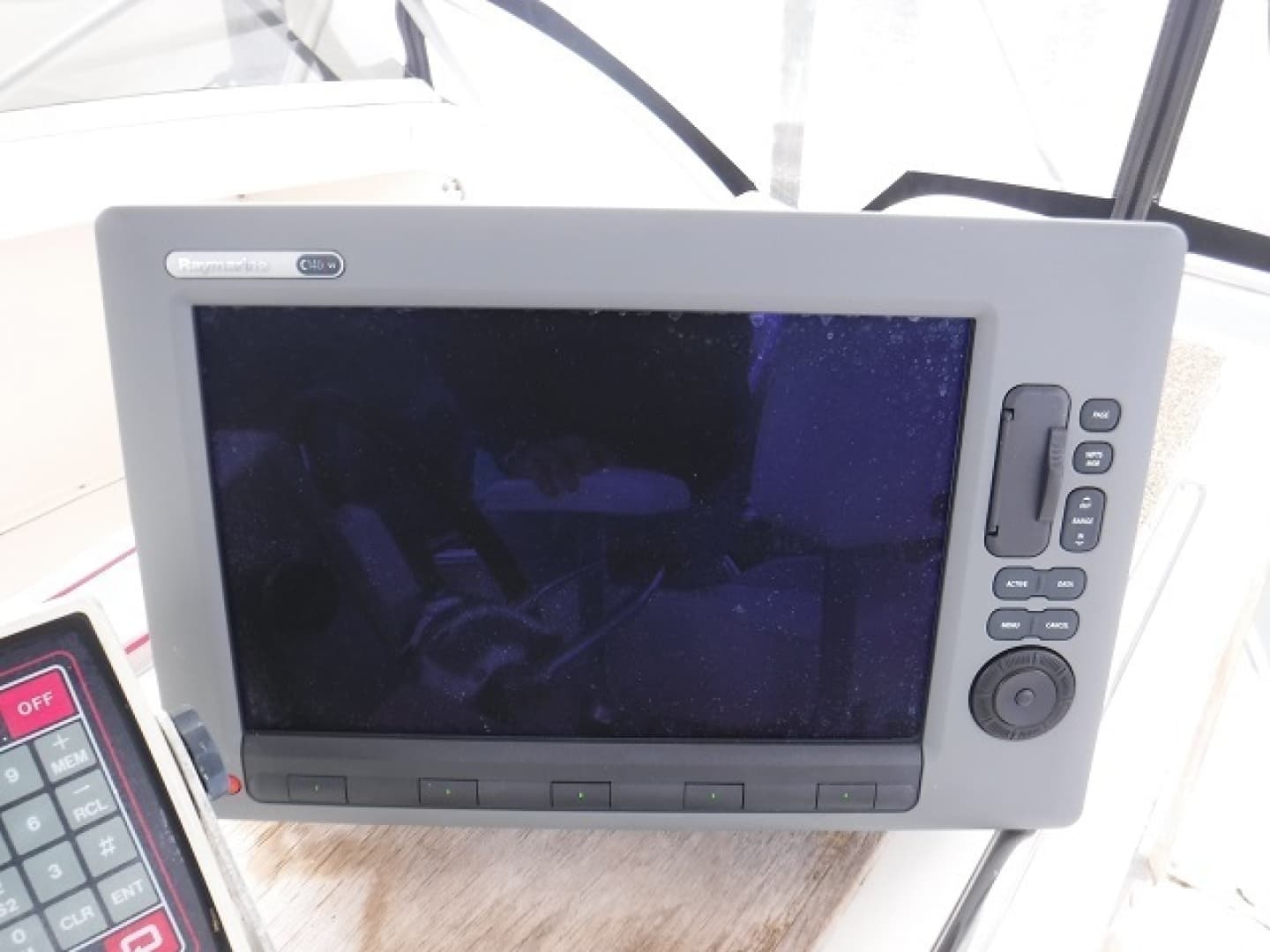 1980 Bertram 33 — photo 21