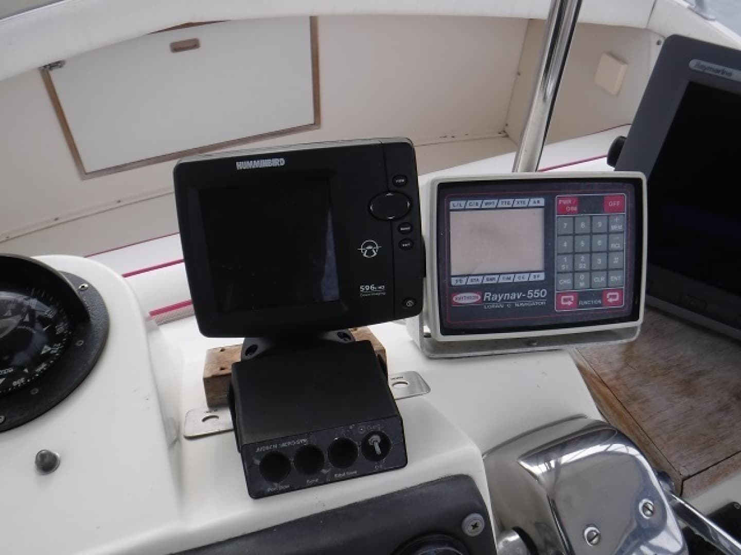 1980 Bertram 33 — photo 16