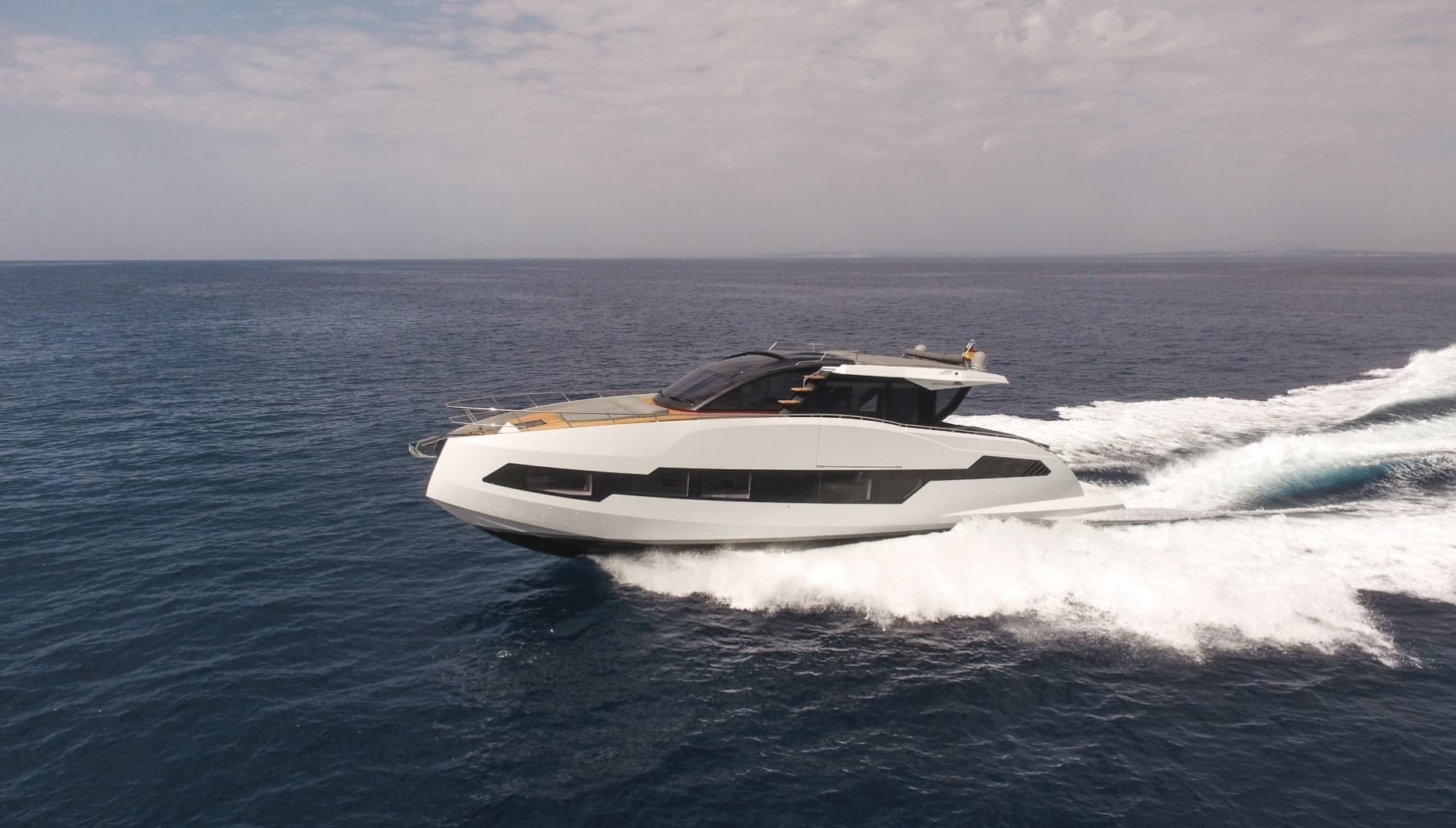 2021 Astondoa 655 Coupe — photo 8