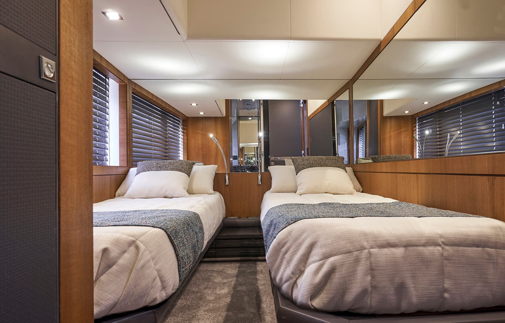 2021 Astondoa 655 Coupe — photo 22