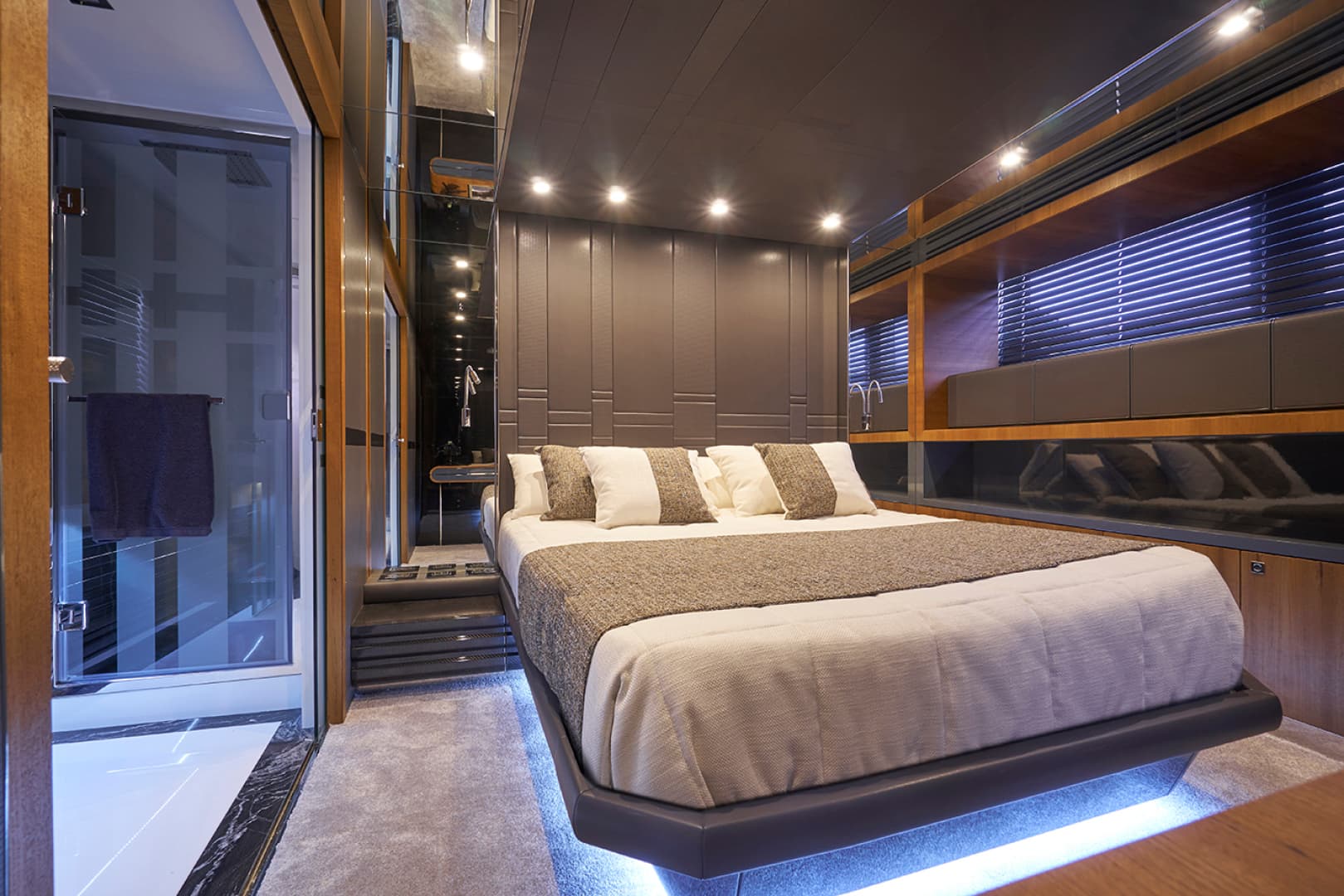 2021 Astondoa 655 Coupe — photo 19