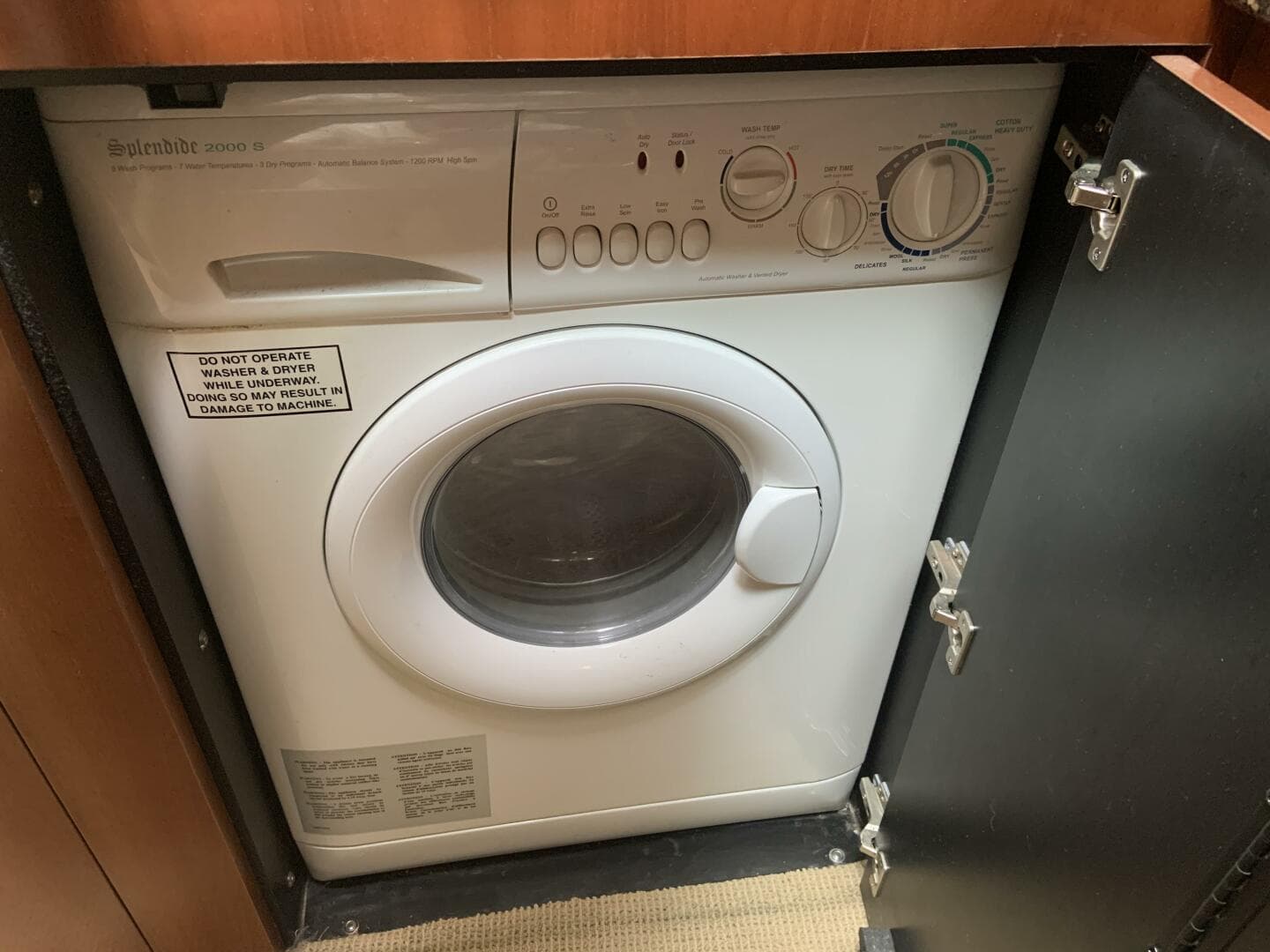 2005 Sea Ray 500 Sundancer — photo 54