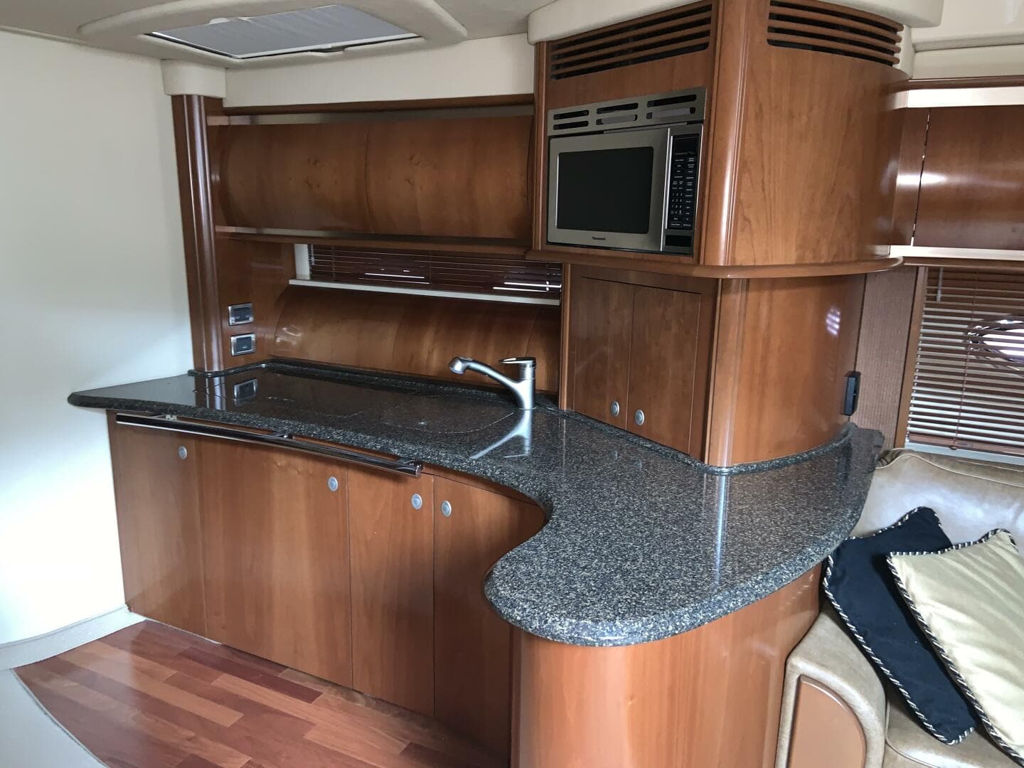 2005 Sea Ray 500 Sundancer — photo 29