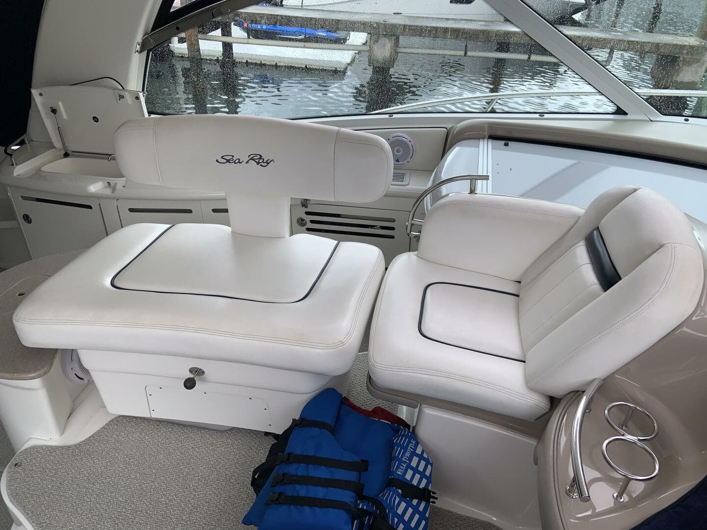 2005 Sea Ray 500 Sundancer — photo 11