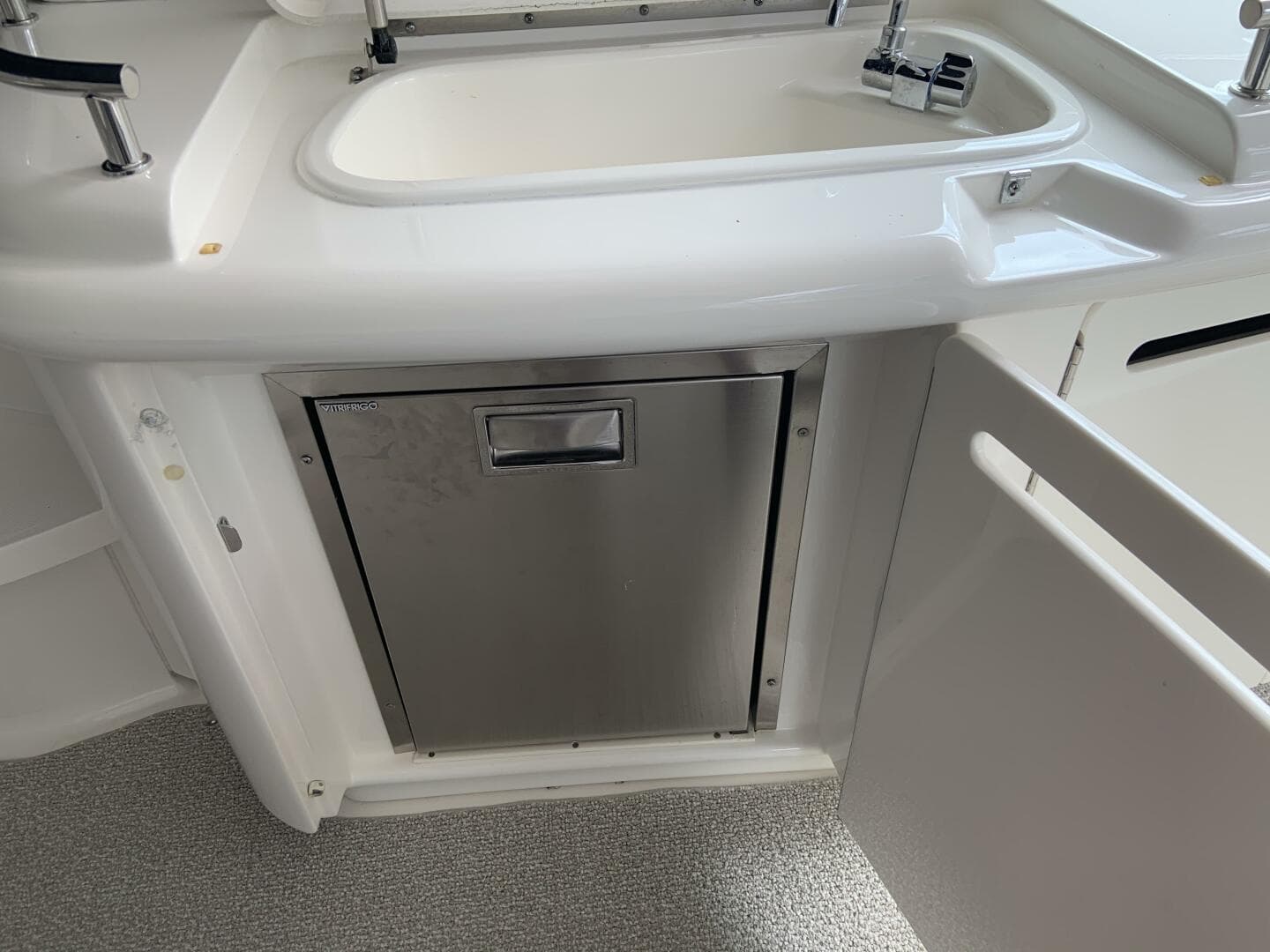 2005 Sea Ray 500 Sundancer — photo 5