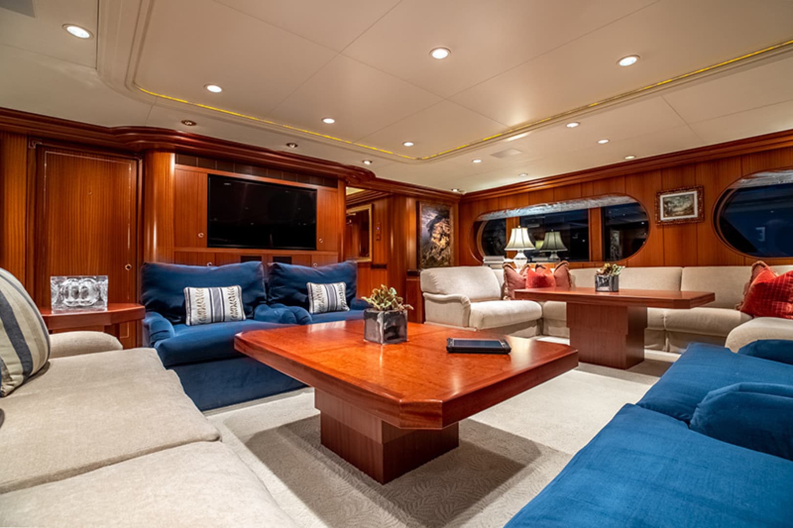 1992 Feadship — photo 4