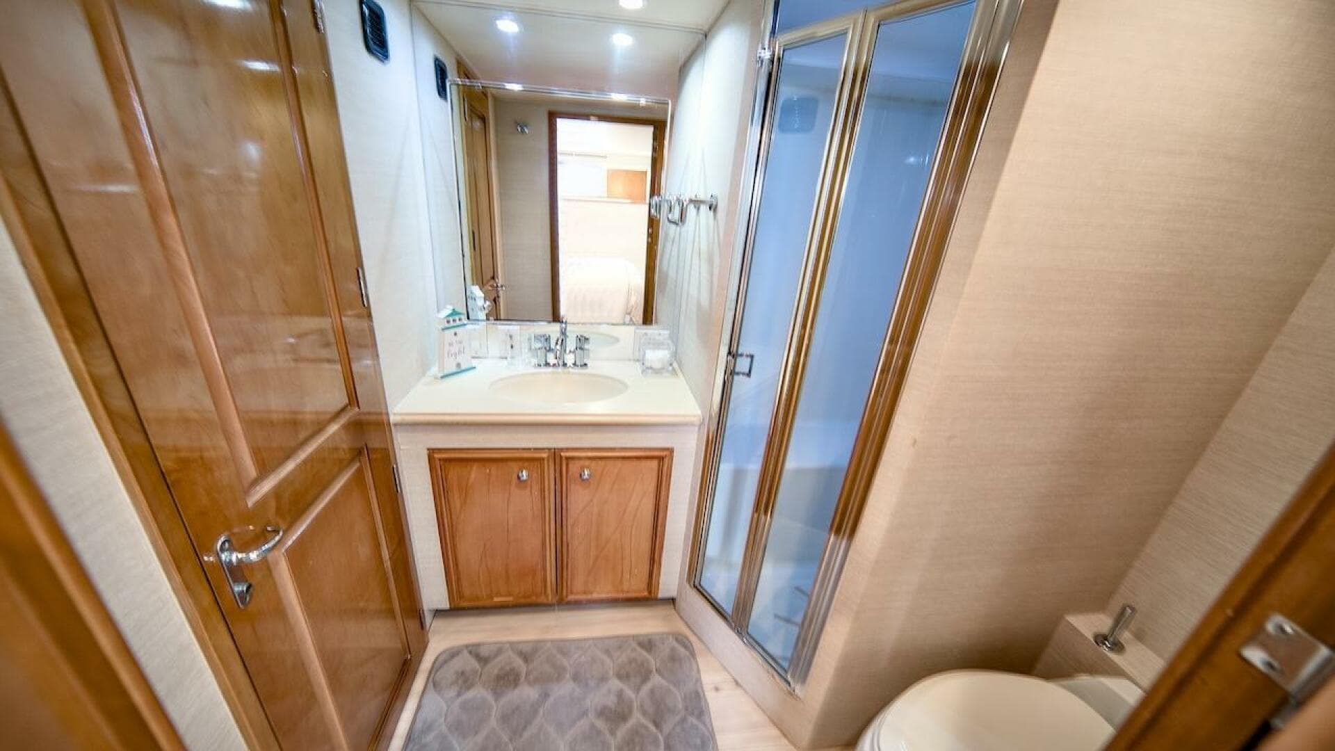 1998 Hatteras Sport Deck — photo 61