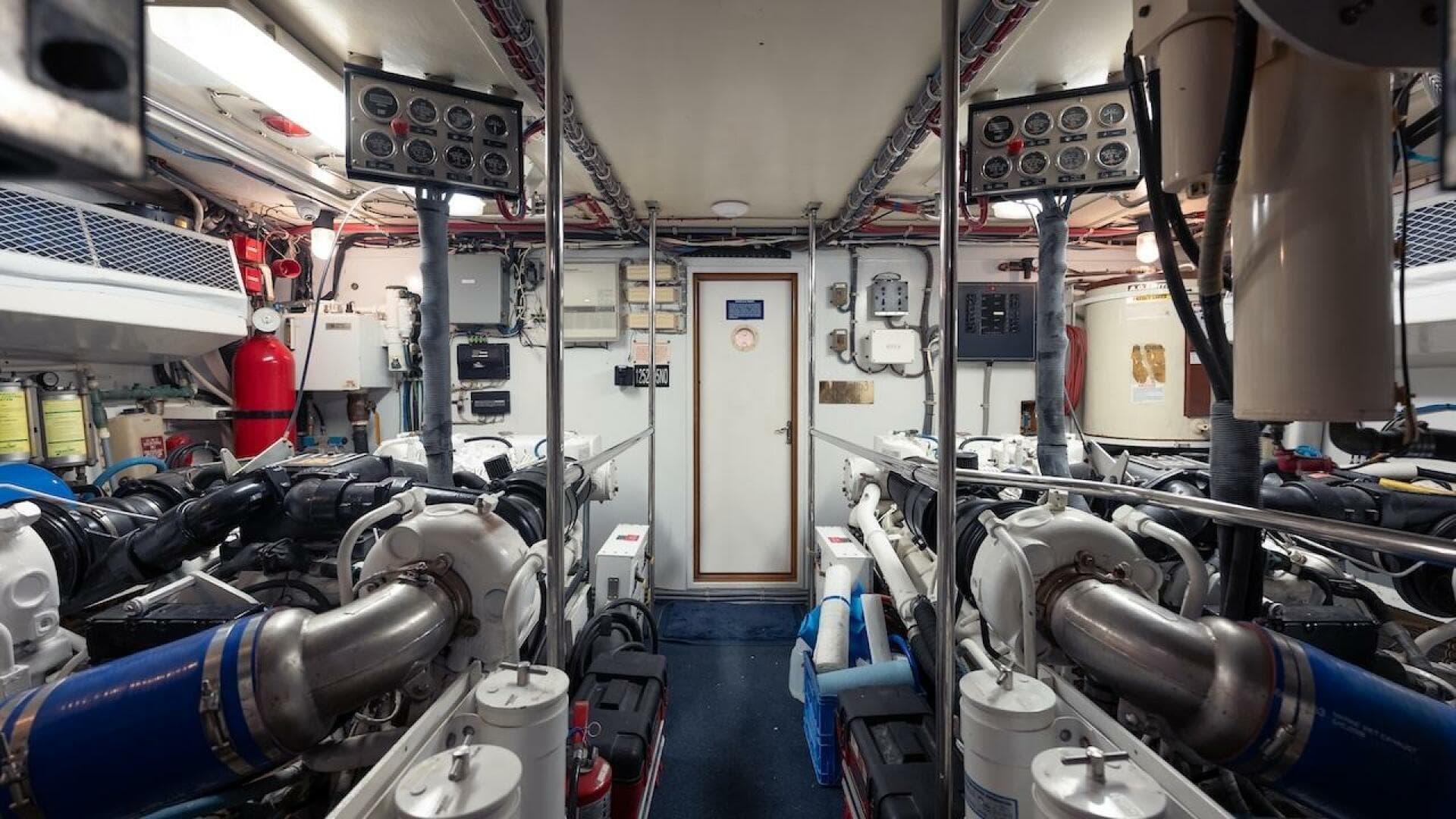 1998 Hatteras Sport Deck — photo 69