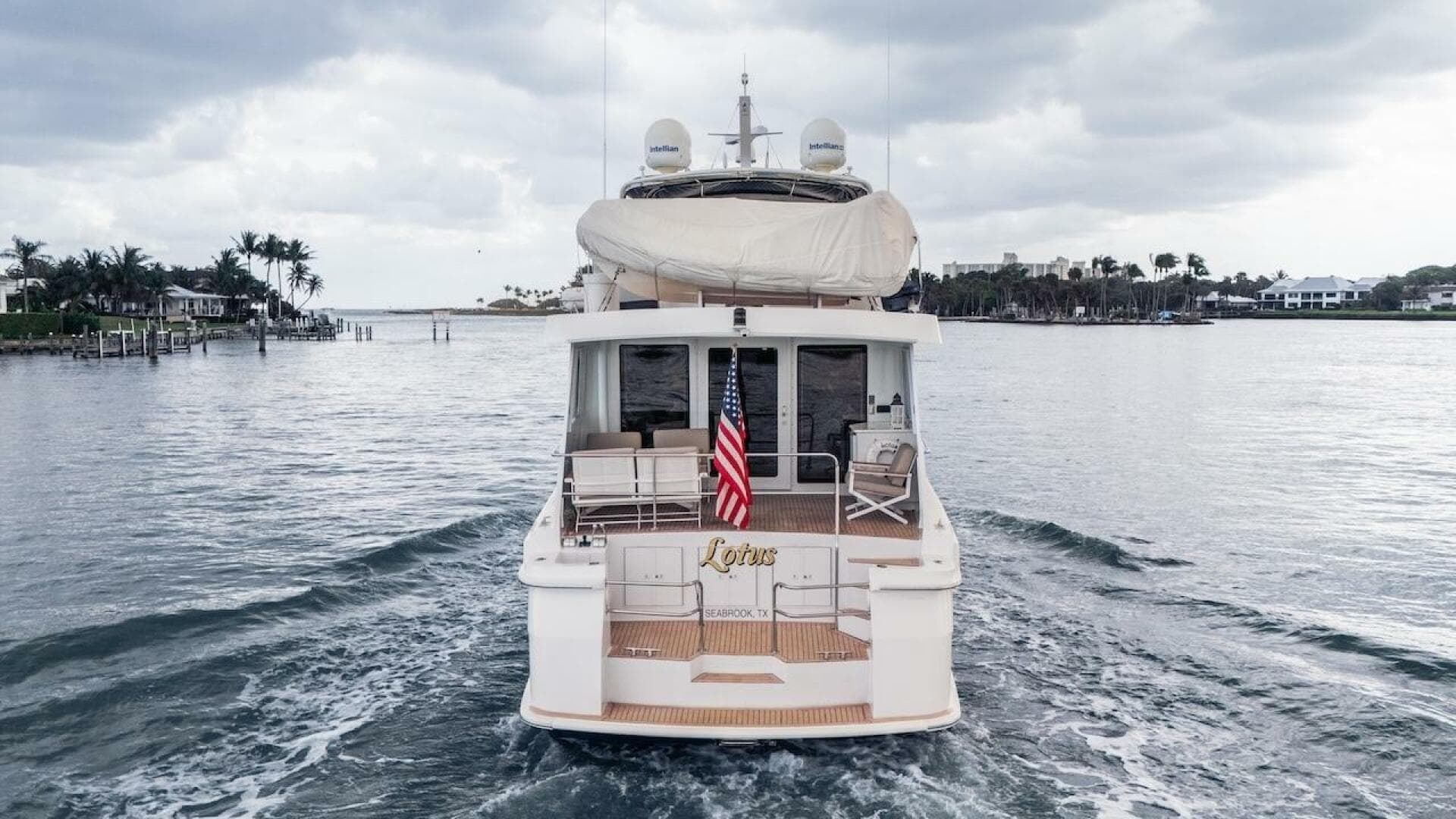 1998 Hatteras Sport Deck — photo 15