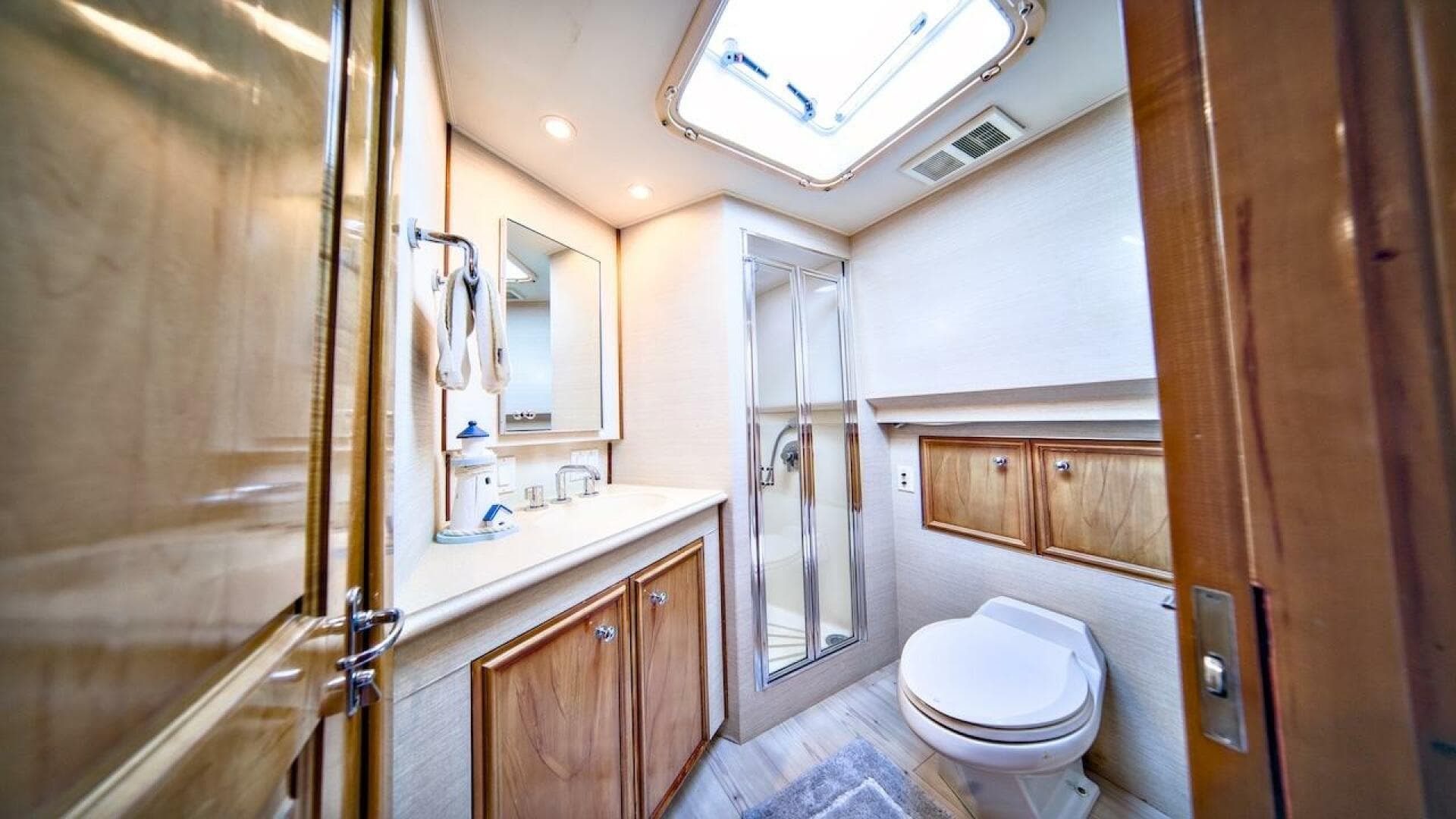 1998 Hatteras Sport Deck — photo 54