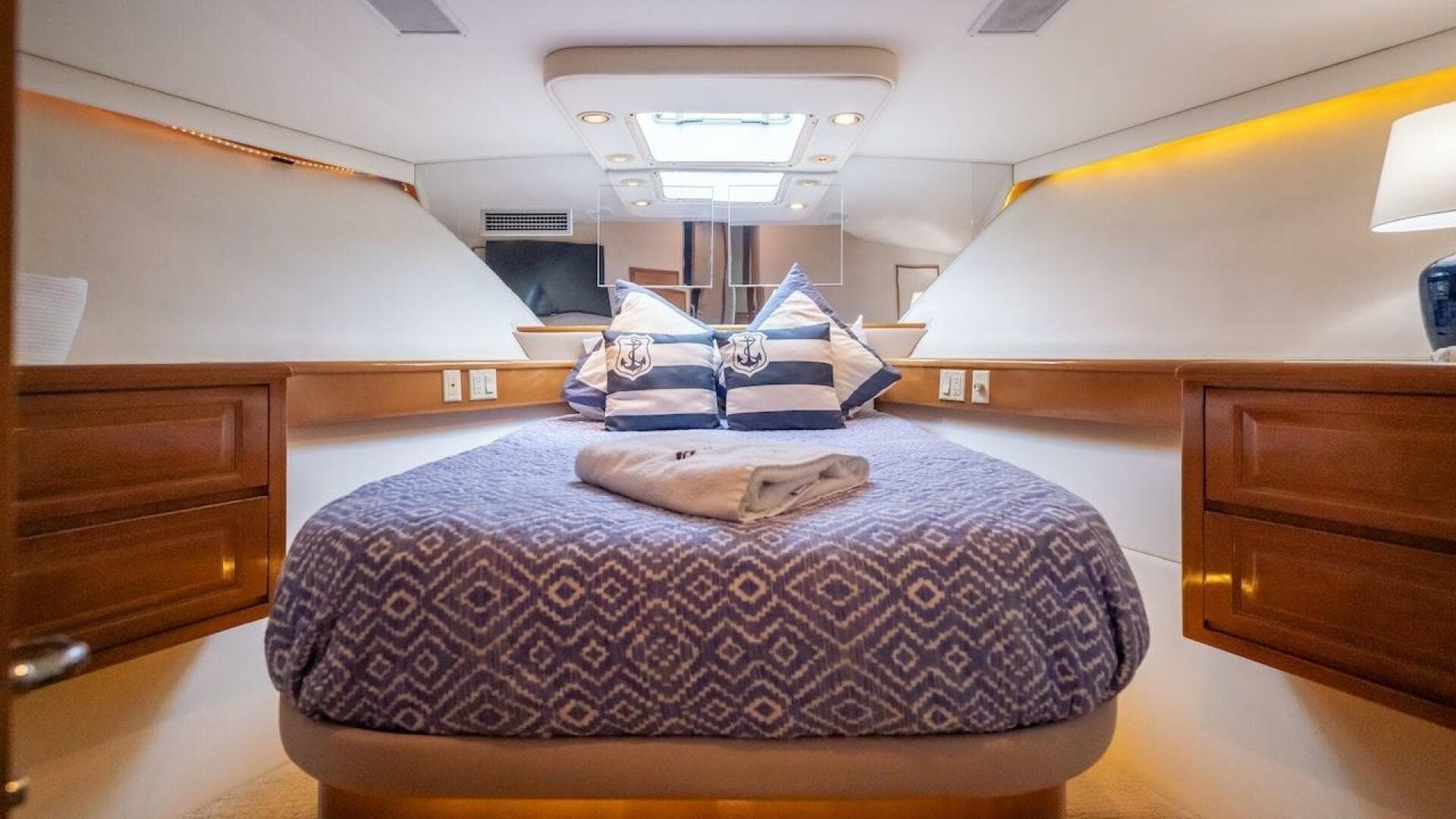 1998 Hatteras Sport Deck — photo 53