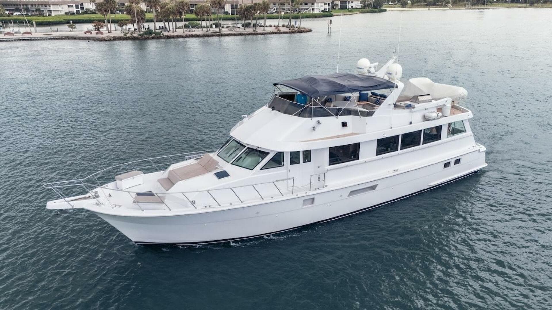 1998 Hatteras Sport Deck — photo 17