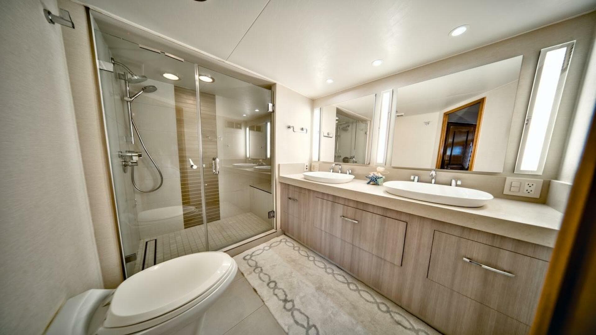 1998 Hatteras Sport Deck — photo 63