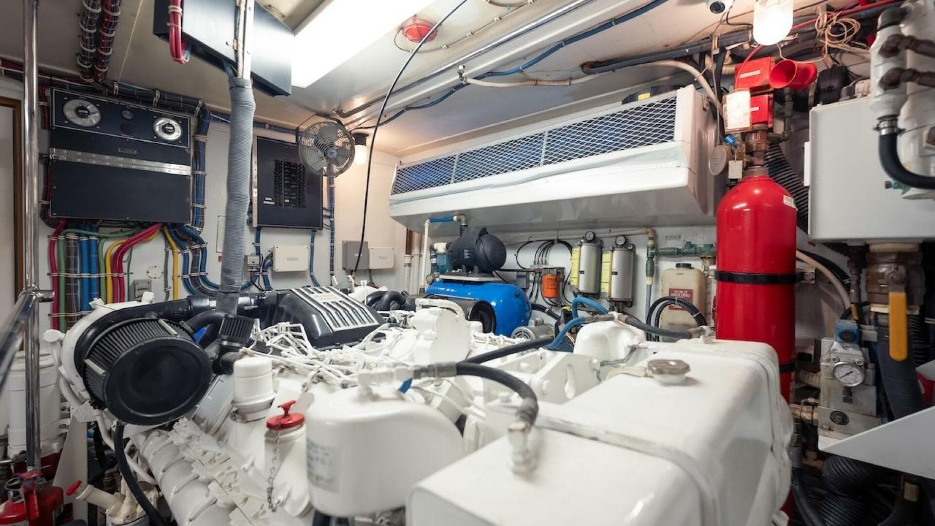 1998 Hatteras Sport Deck — photo 71