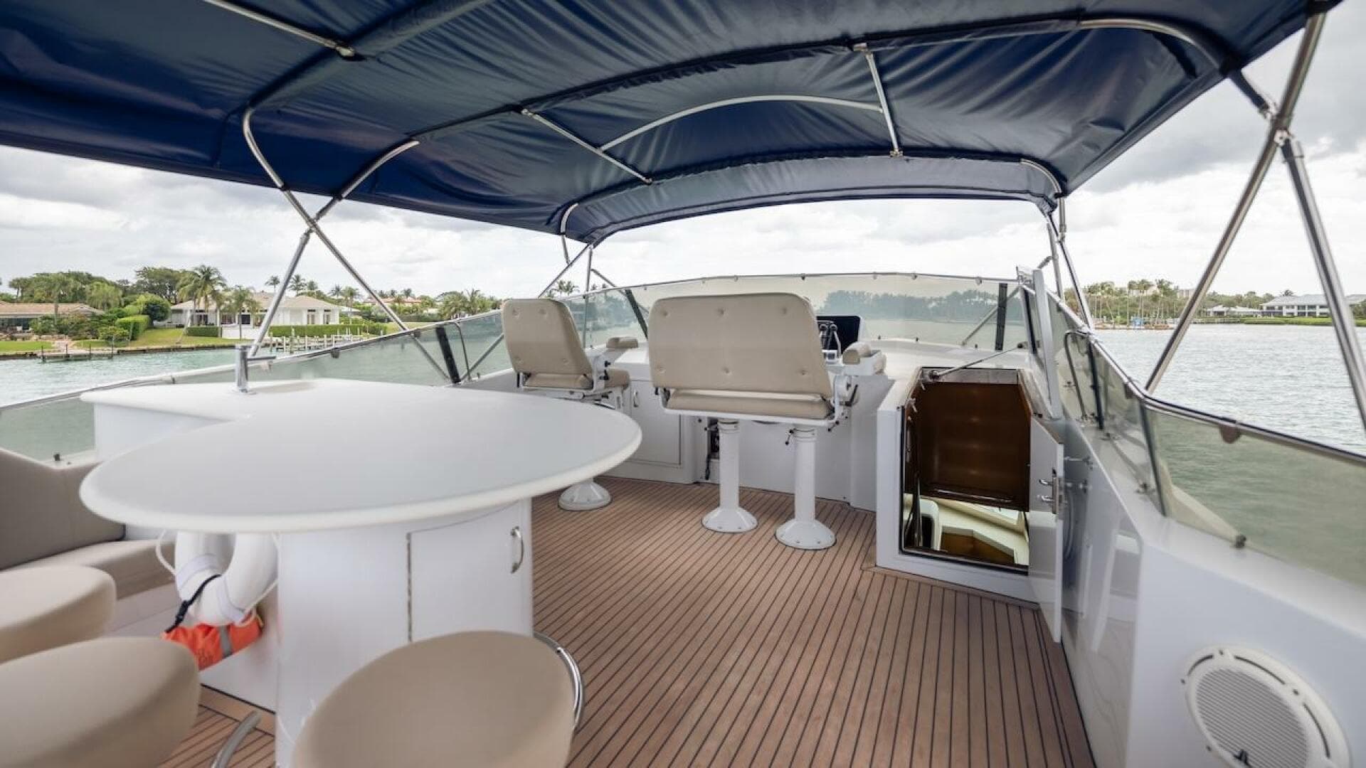 1998 Hatteras Sport Deck — photo 28