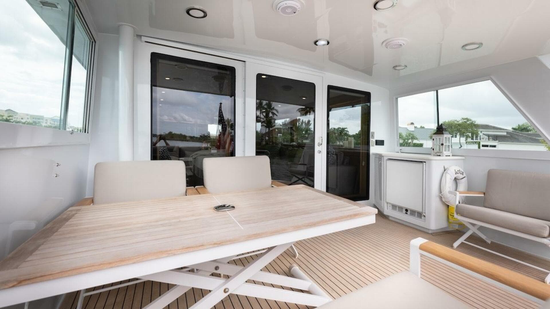 1998 Hatteras Sport Deck — photo 37