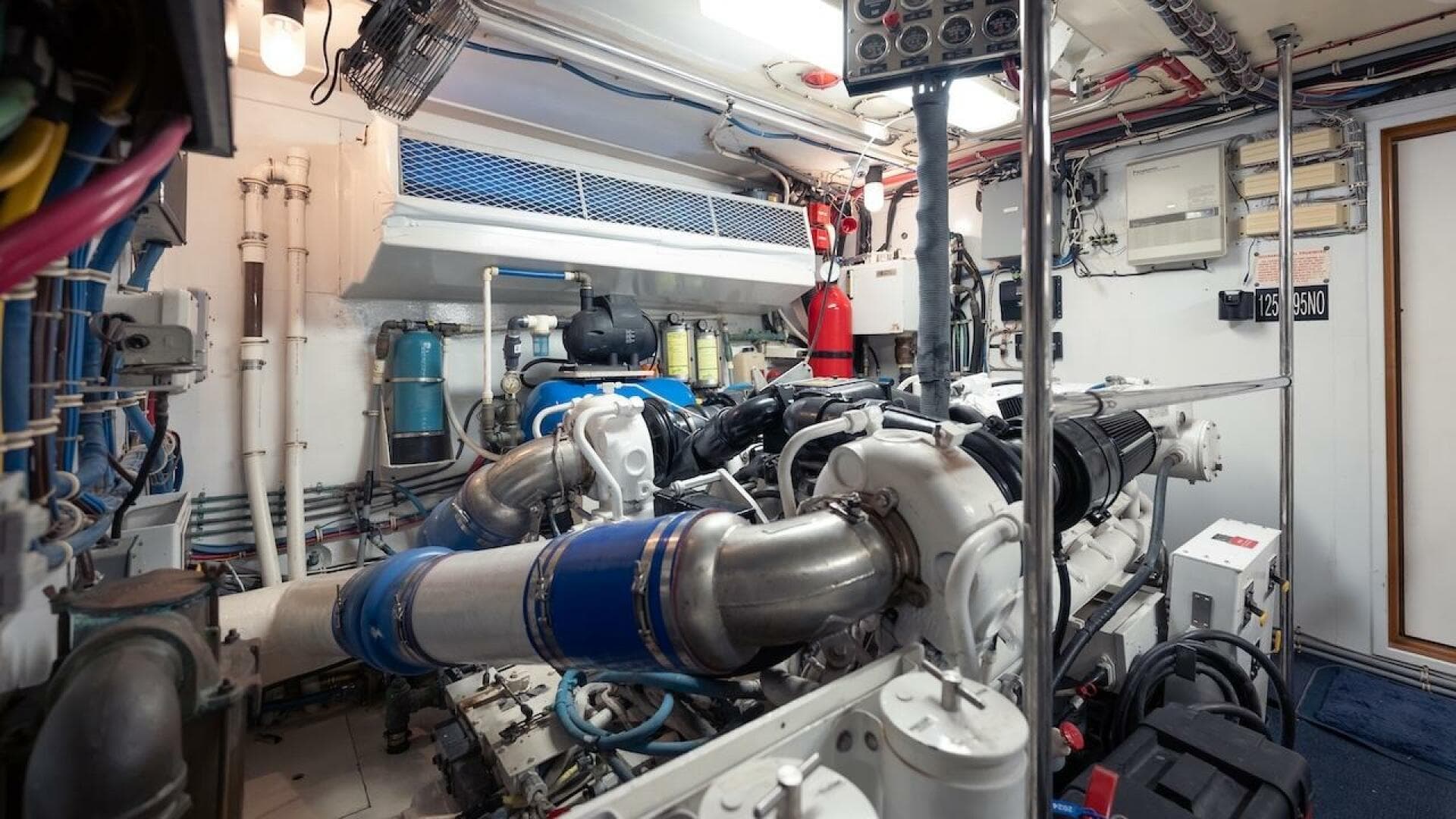 1998 Hatteras Sport Deck — photo 70