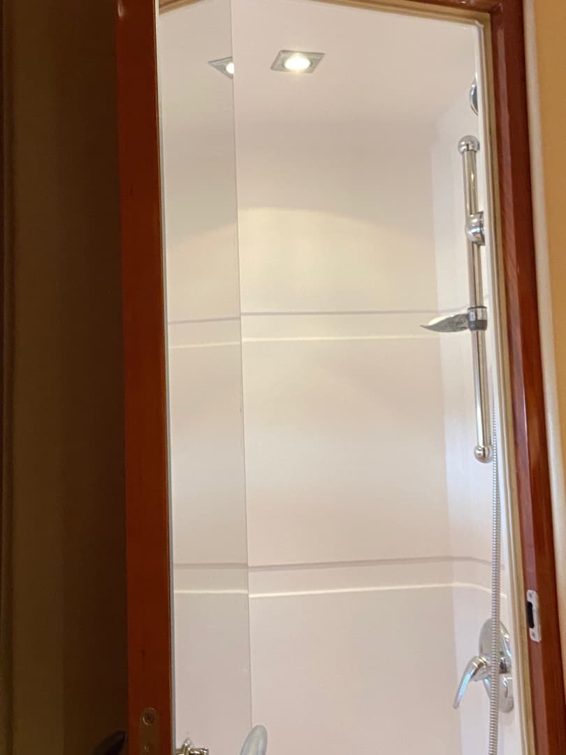 2009 Regal 5260 — photo 40