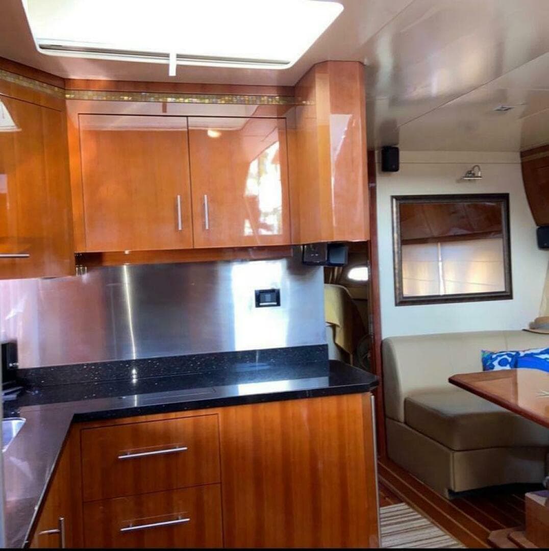 2009 Regal 5260 — photo 29