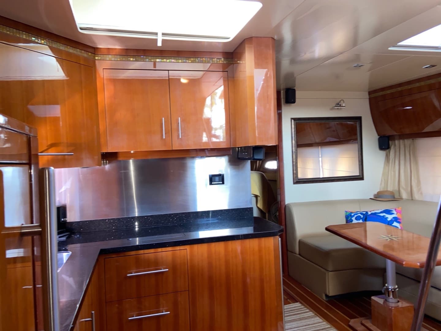 2009 Regal 5260 — photo 27