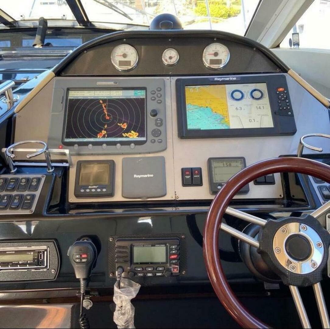 2009 Regal 5260 — photo 15