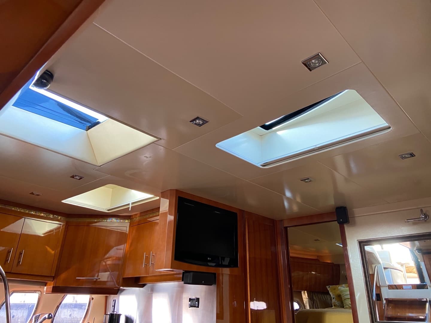 2009 Regal 5260 — photo 28