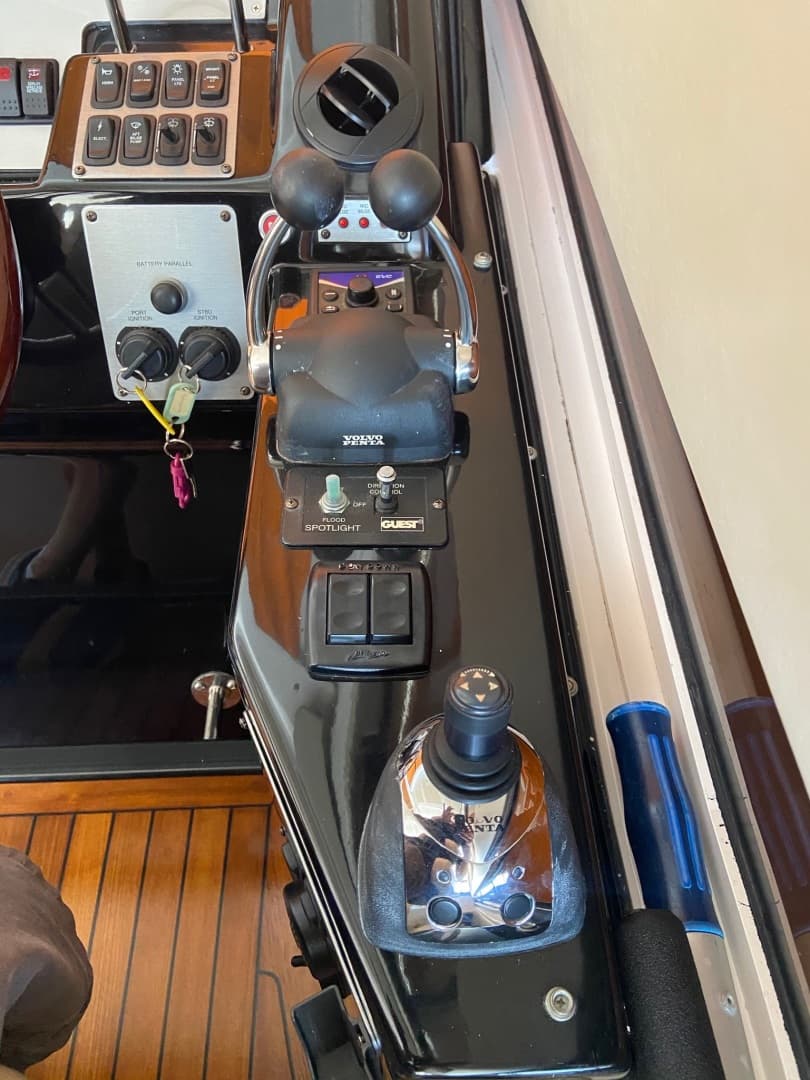 2009 Regal 5260 — photo 16