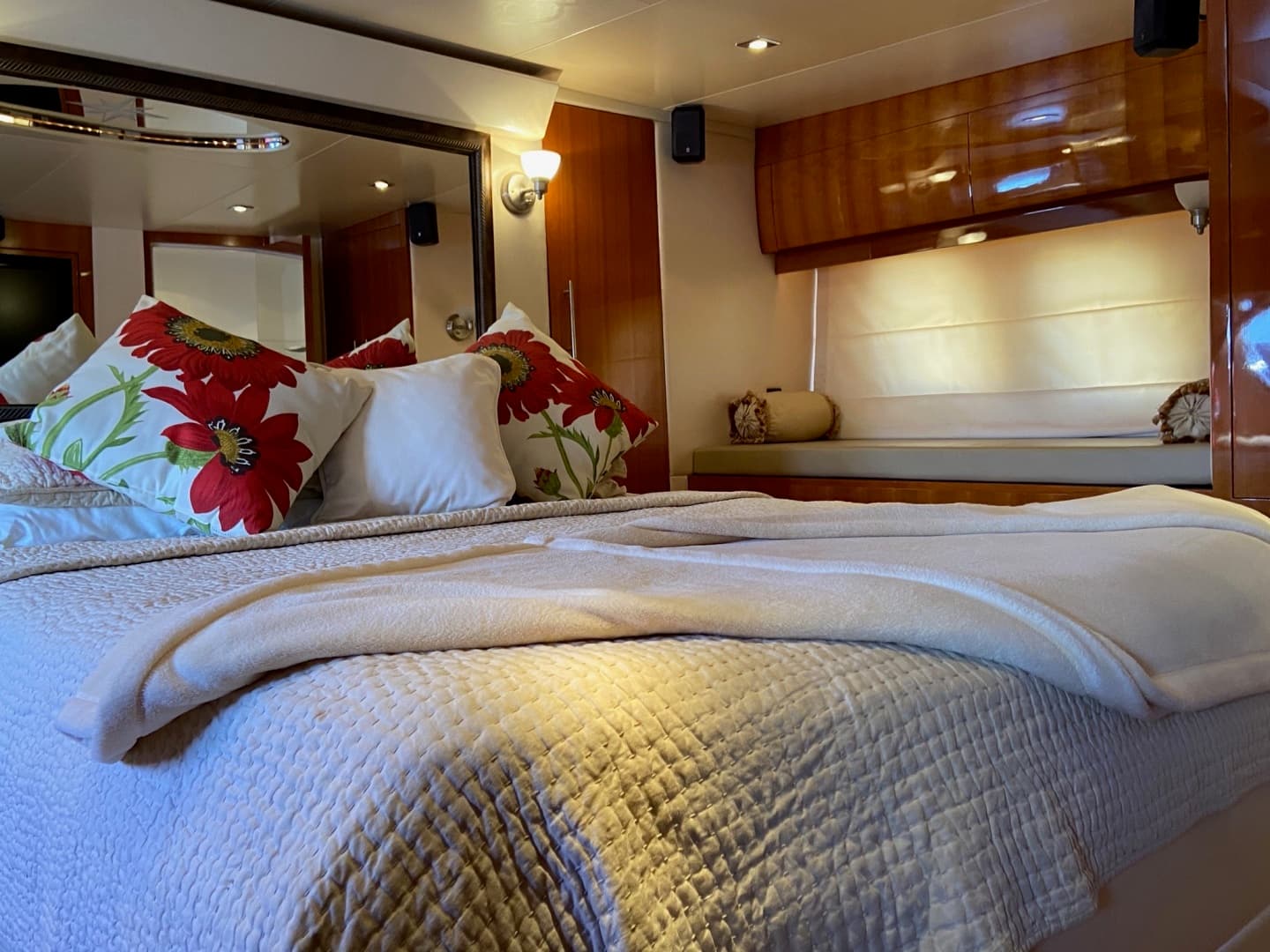 2009 Regal 5260 — photo 35