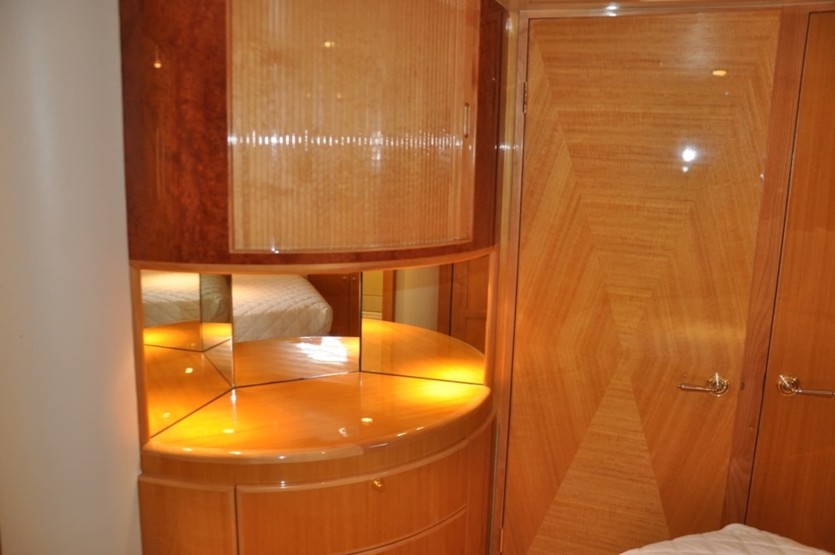 2003 Mckinna 58 — photo 17